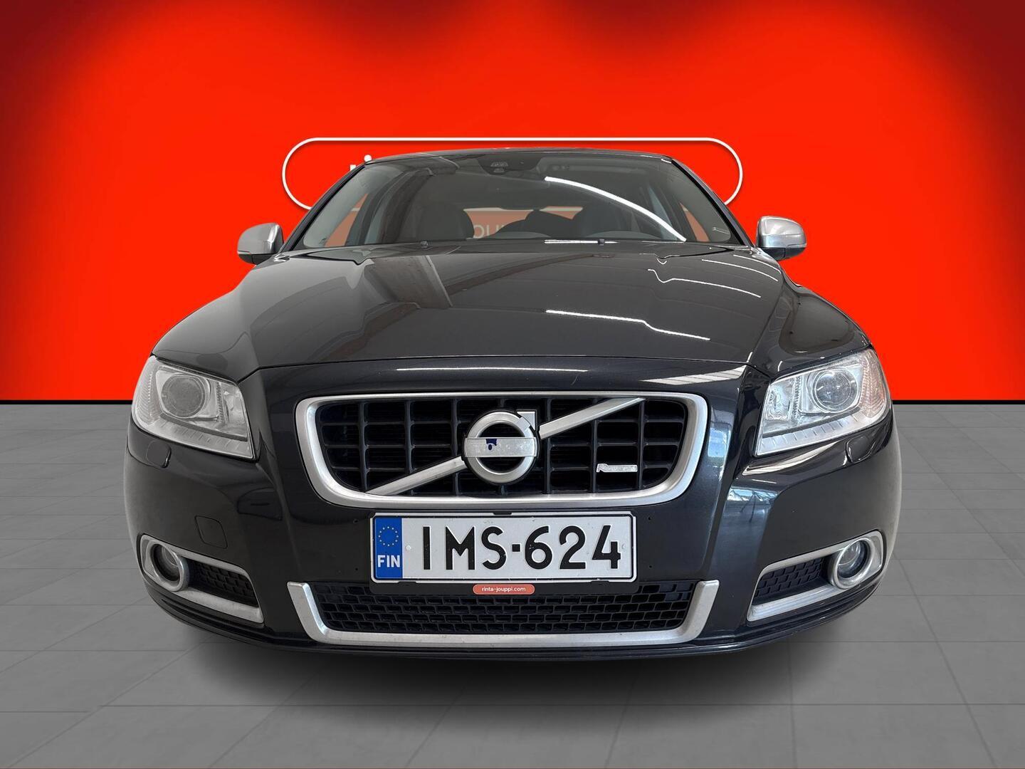 VOLVO V70 2013