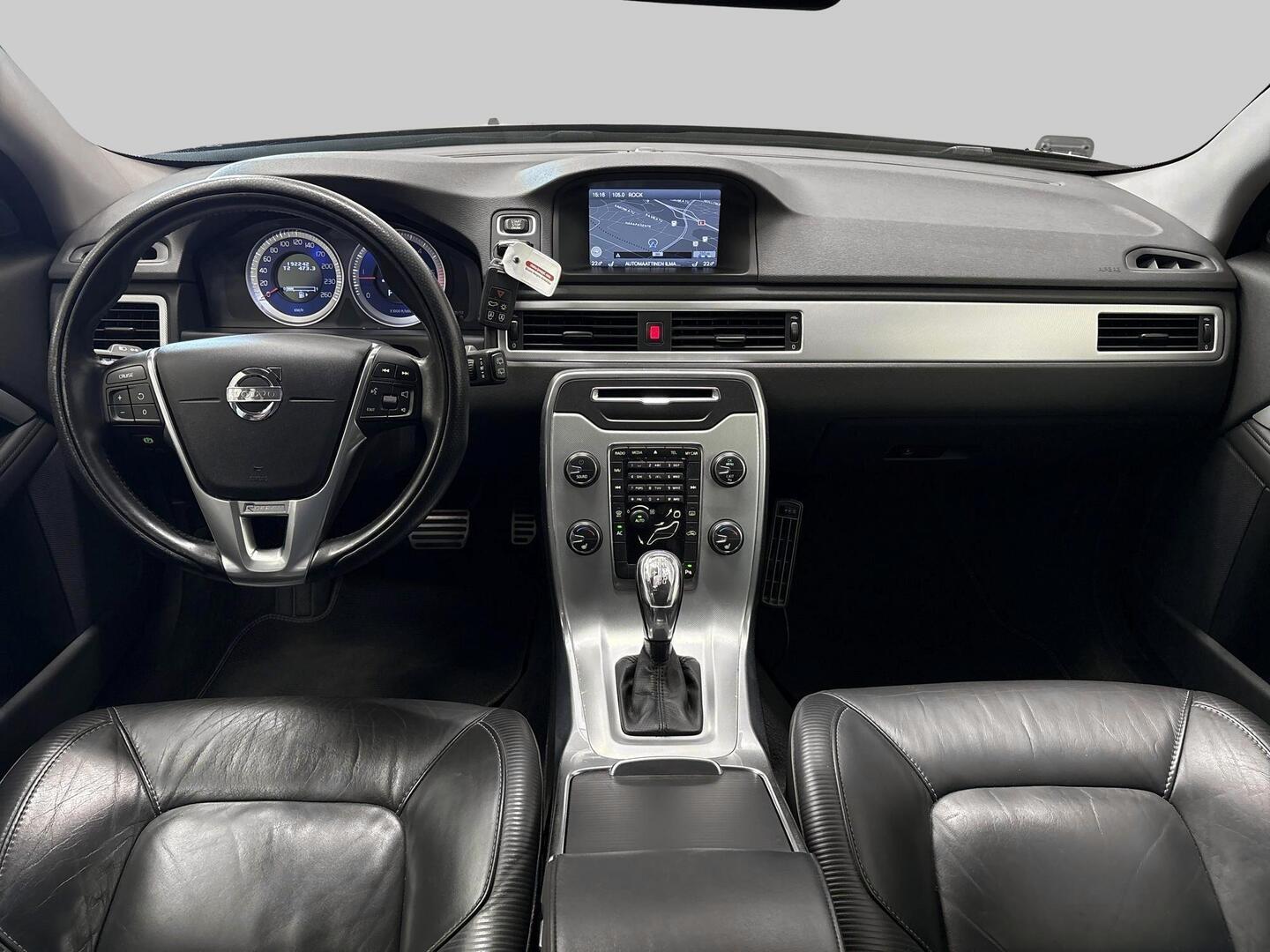 VOLVO V70 2013