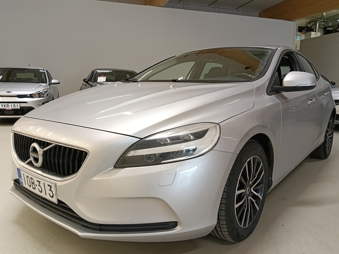 VOLVO V40 2018