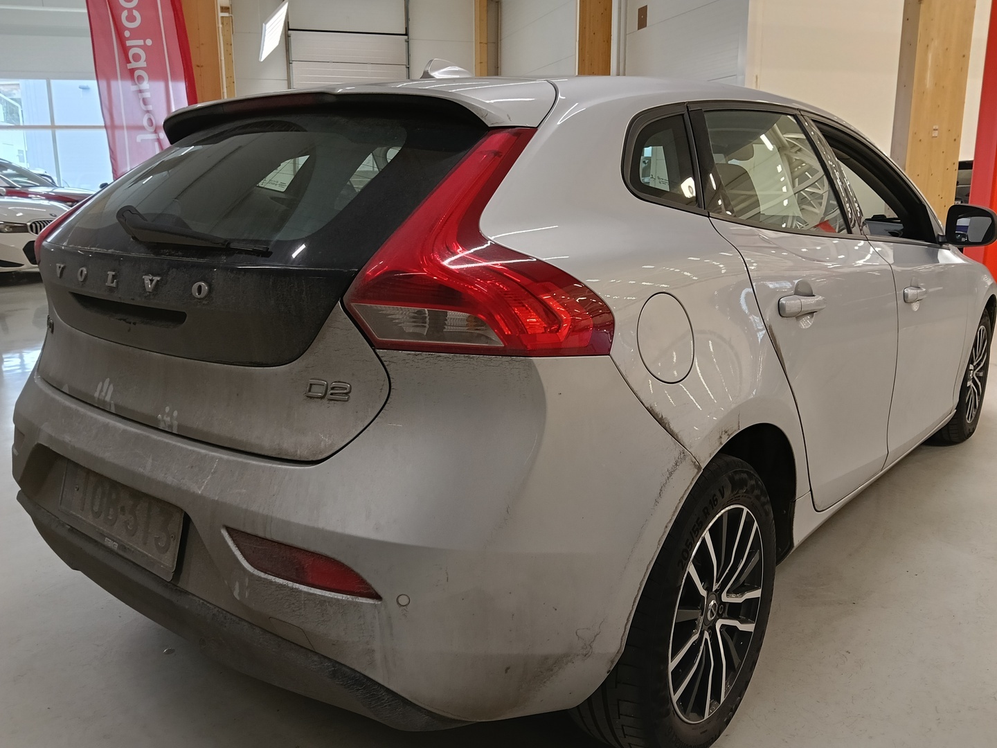 VOLVO V40 2018