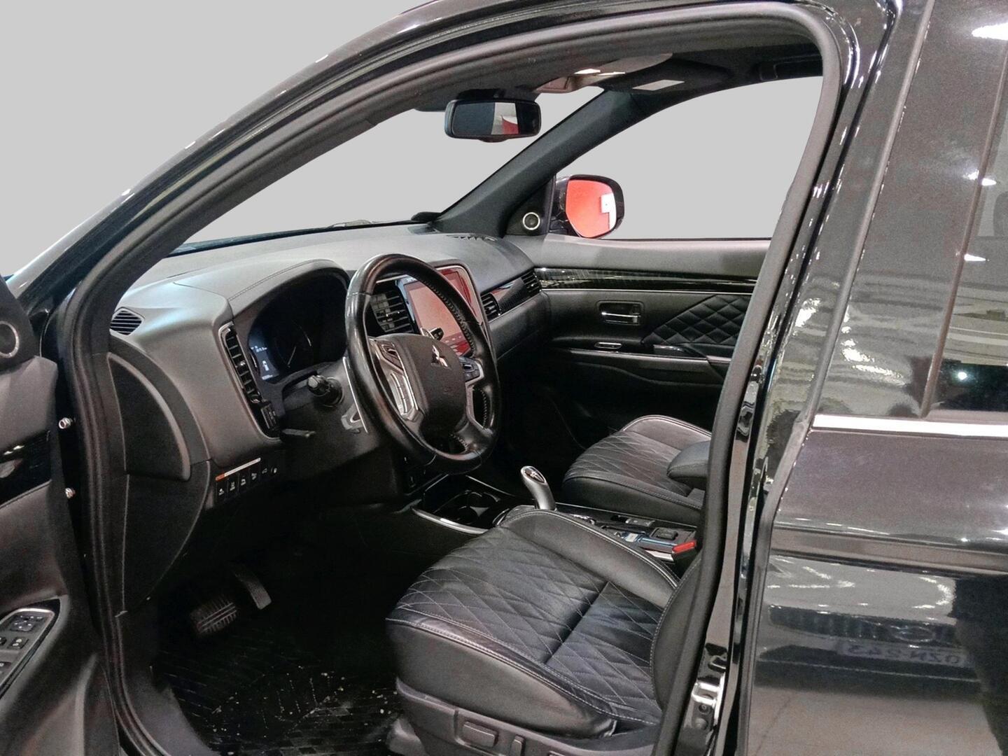 MITSUBISHI Outlander PHEV 2021