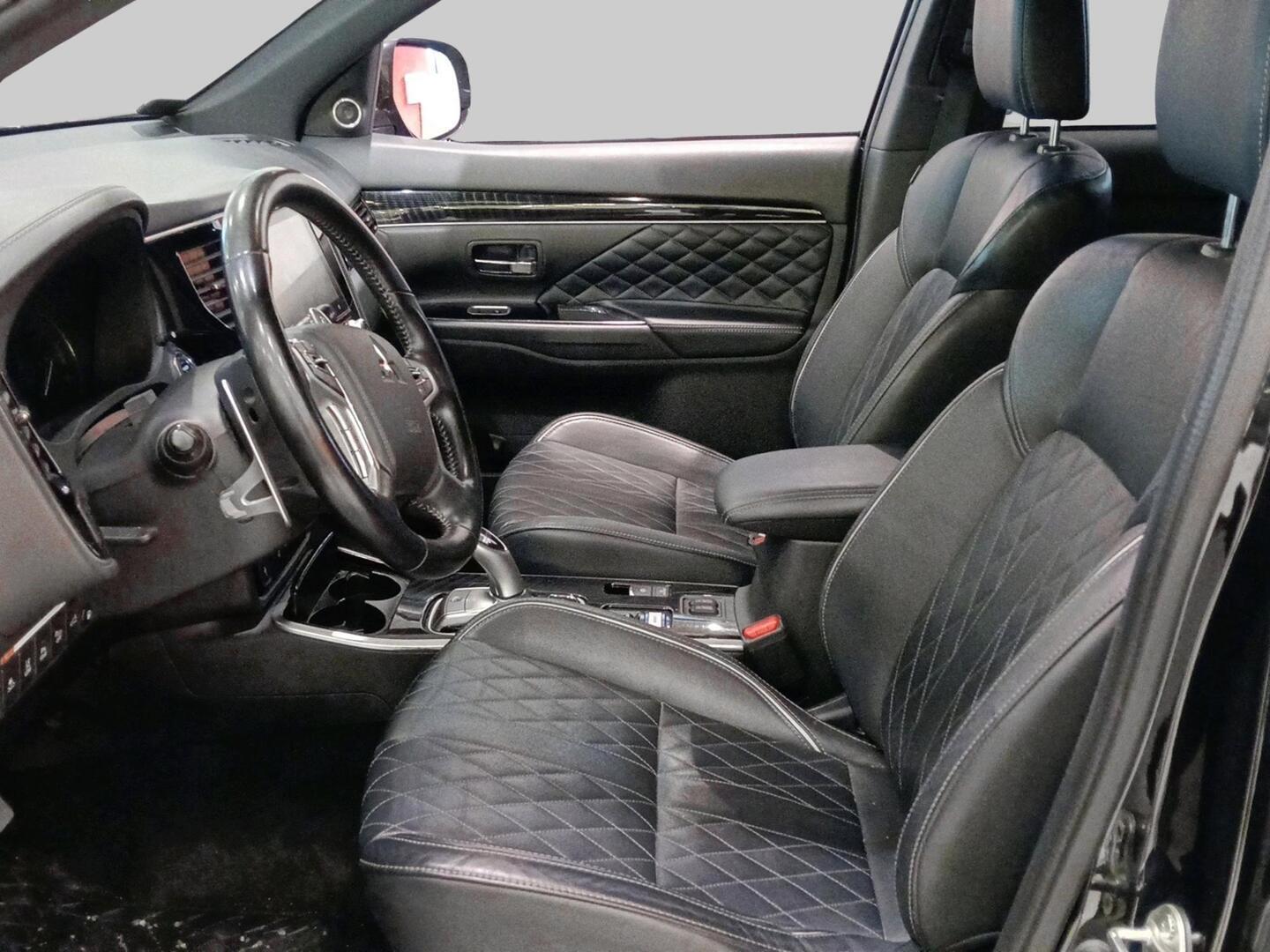 MITSUBISHI Outlander PHEV 2021