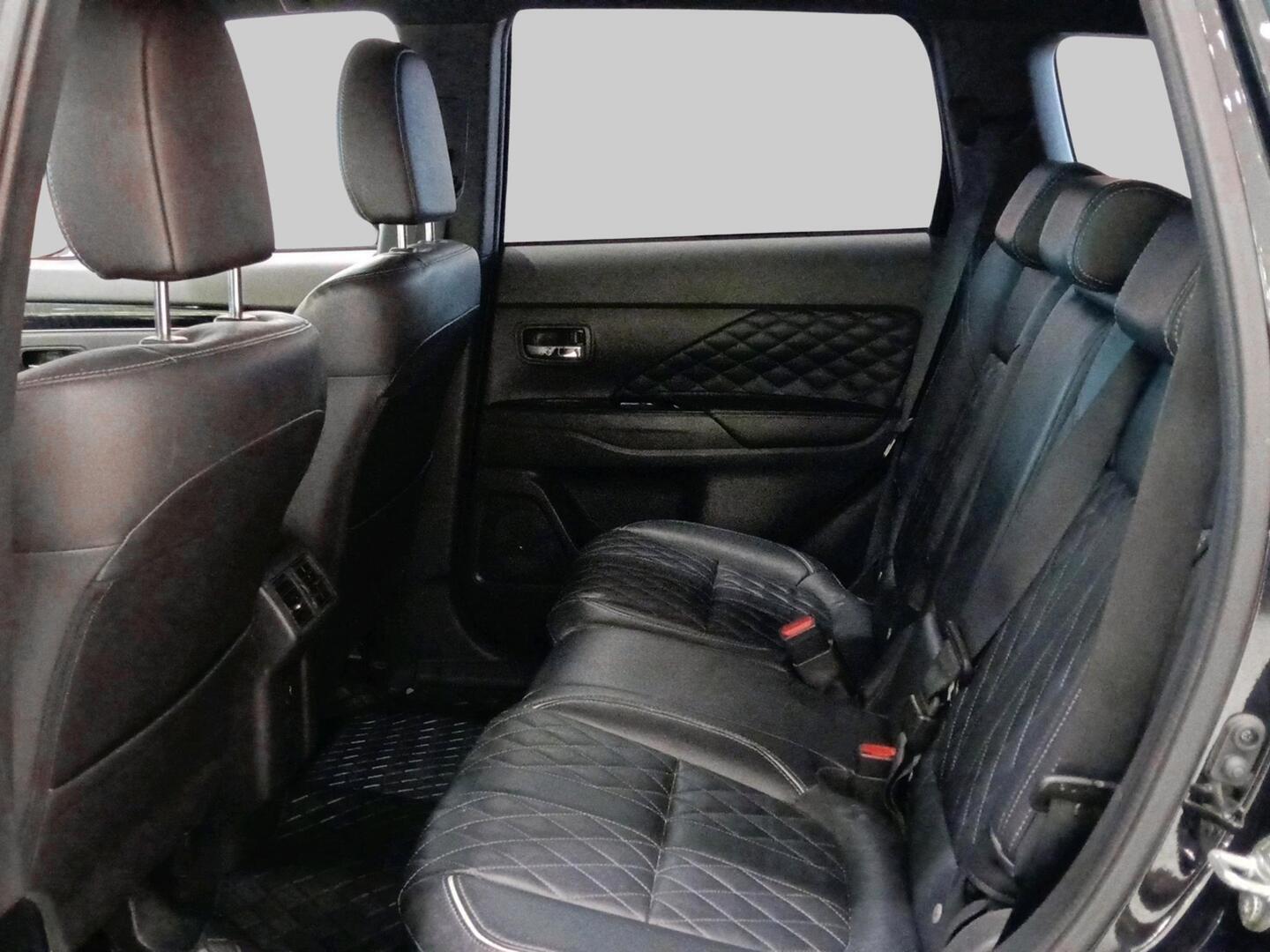 MITSUBISHI Outlander PHEV 2021