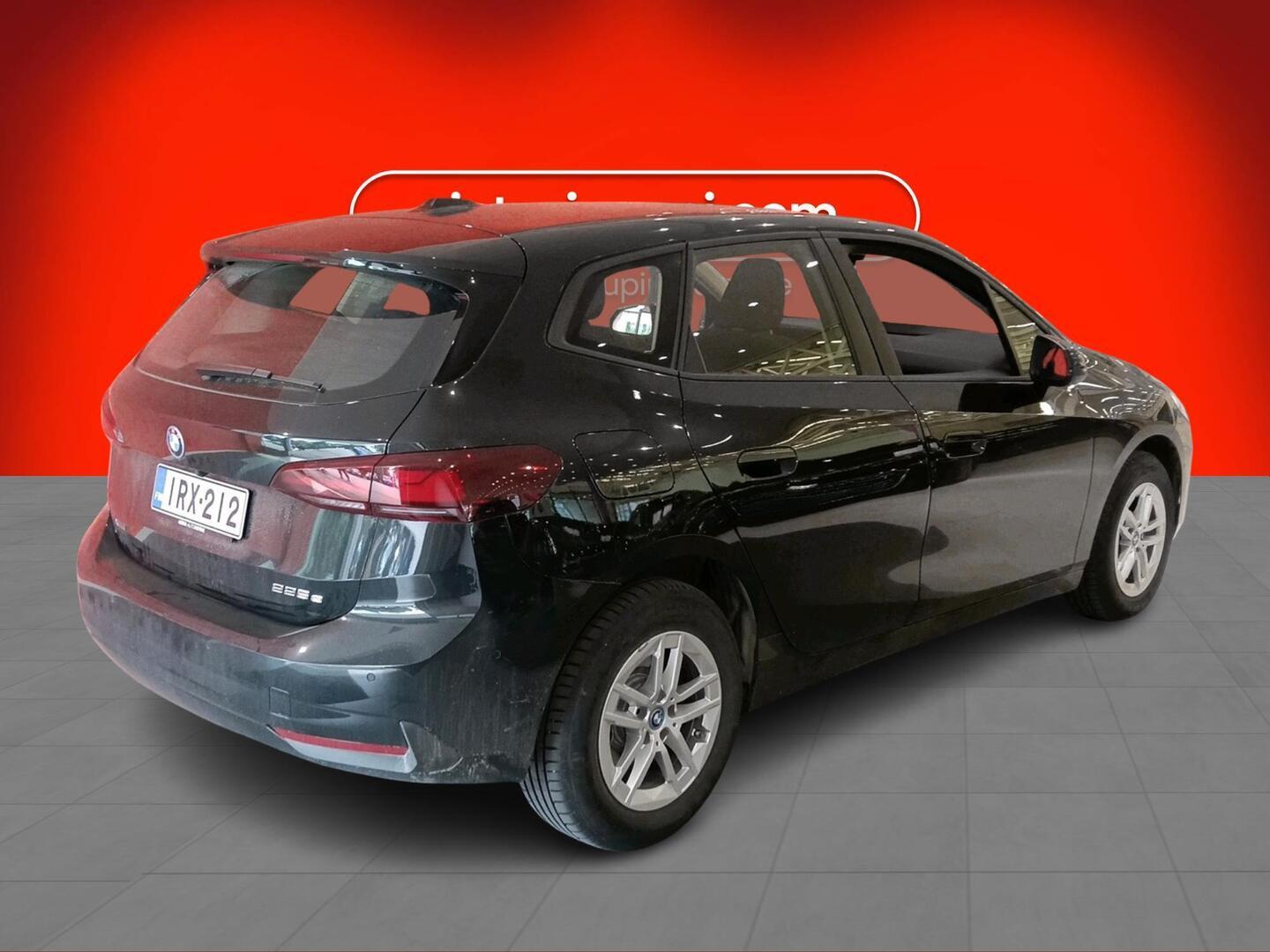 BMW 225 2024