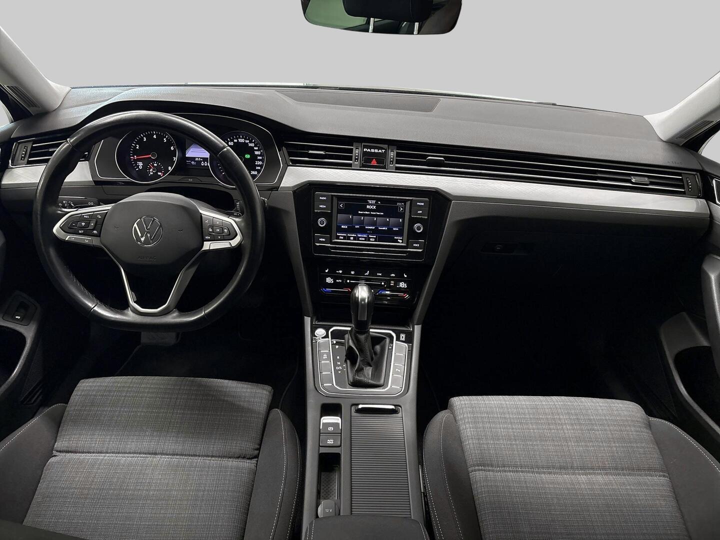 VOLKSWAGEN Passat 2021