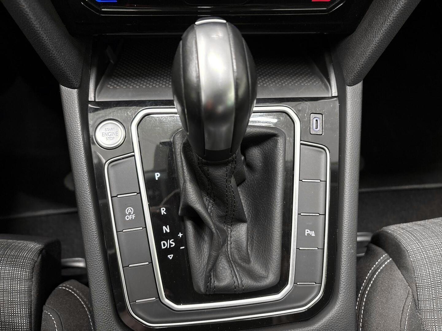 VOLKSWAGEN Passat 2021
