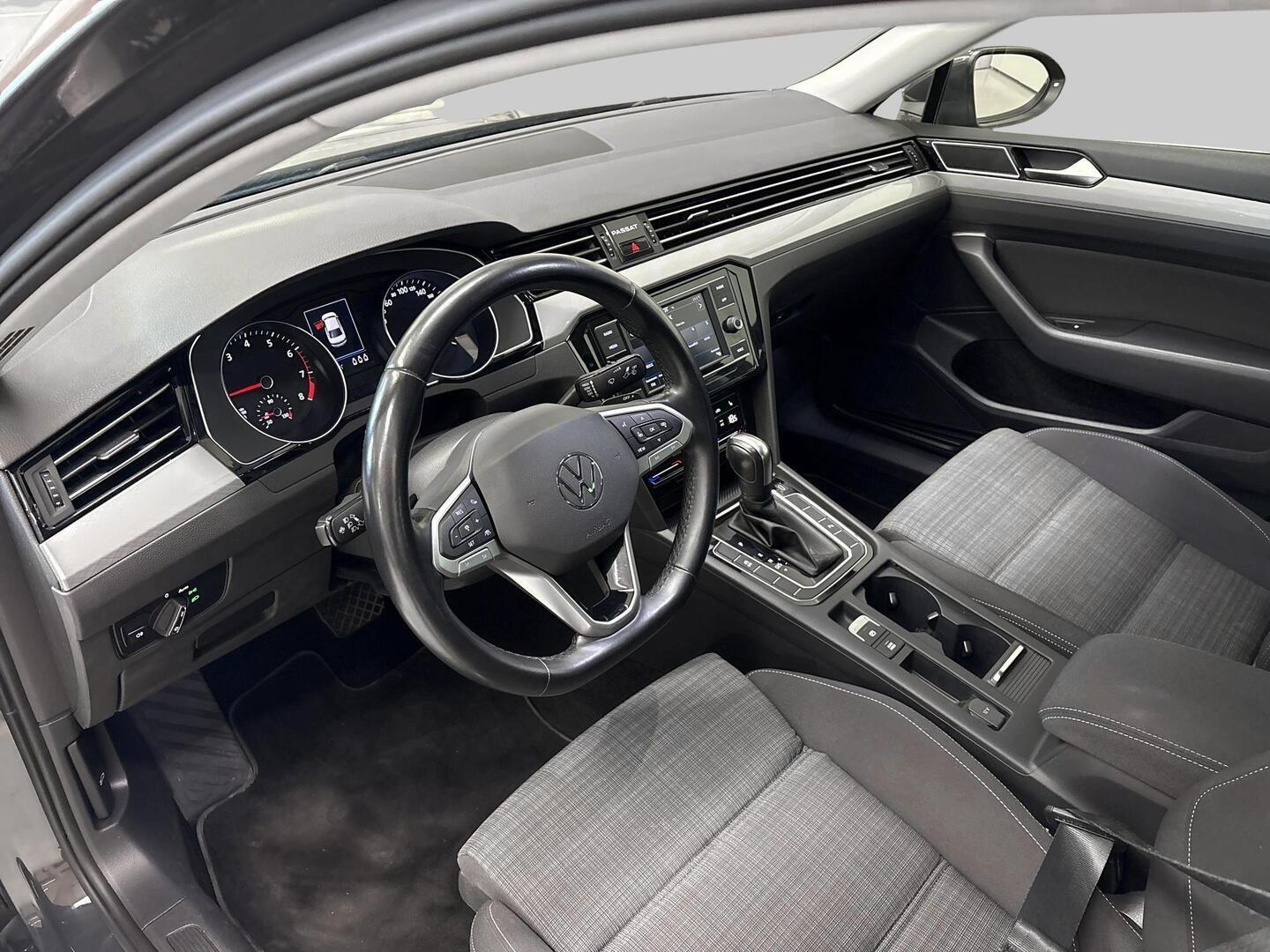 VOLKSWAGEN Passat 2021