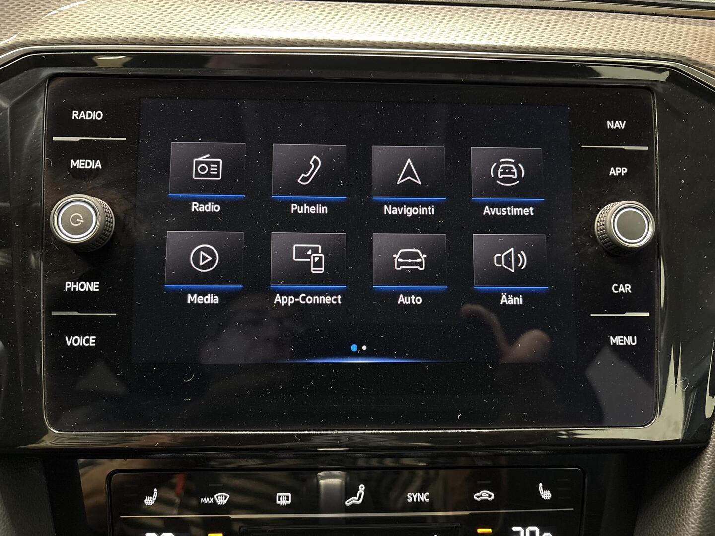 VOLKSWAGEN Passat 2022