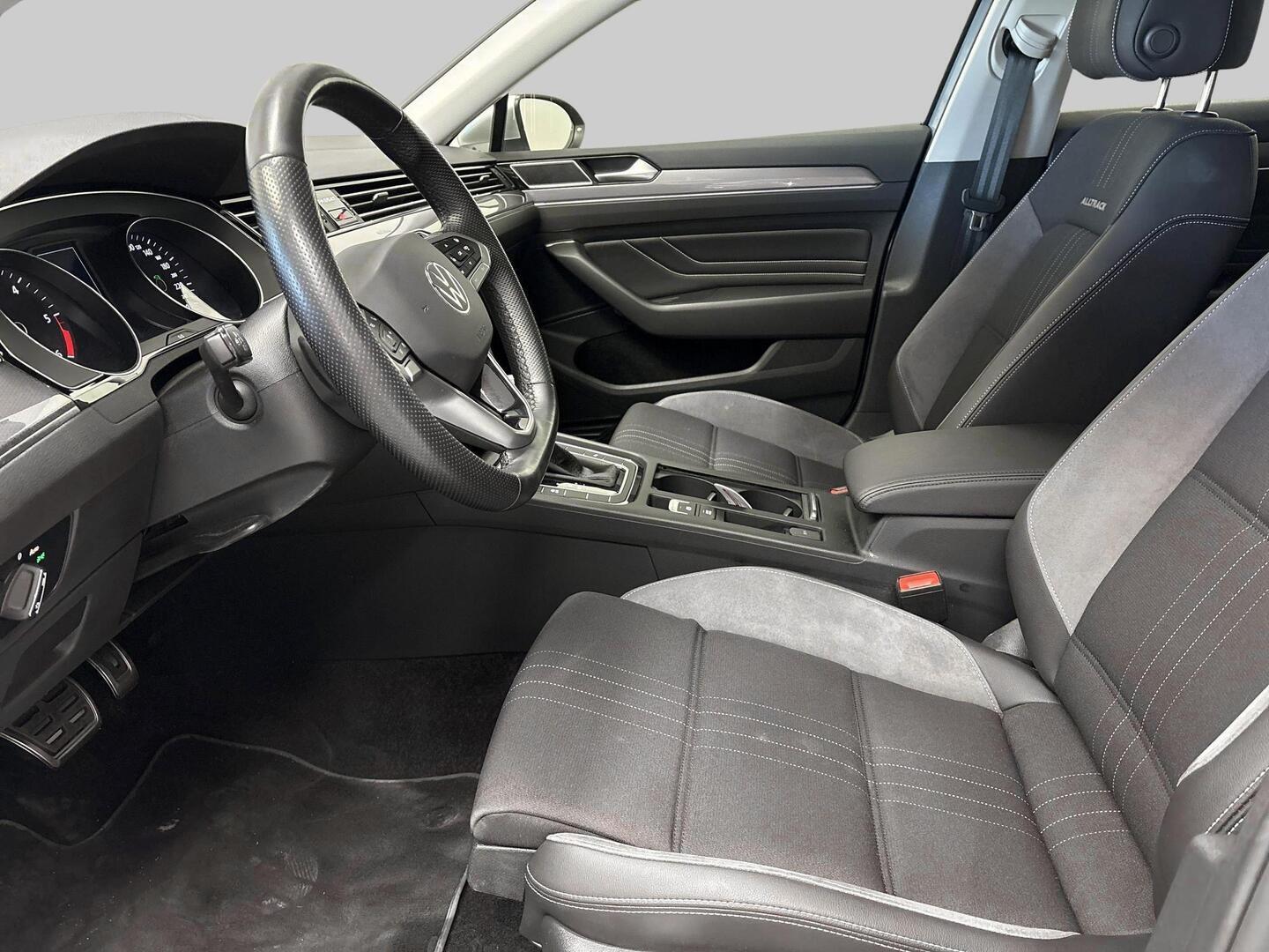 VOLKSWAGEN Passat 2022