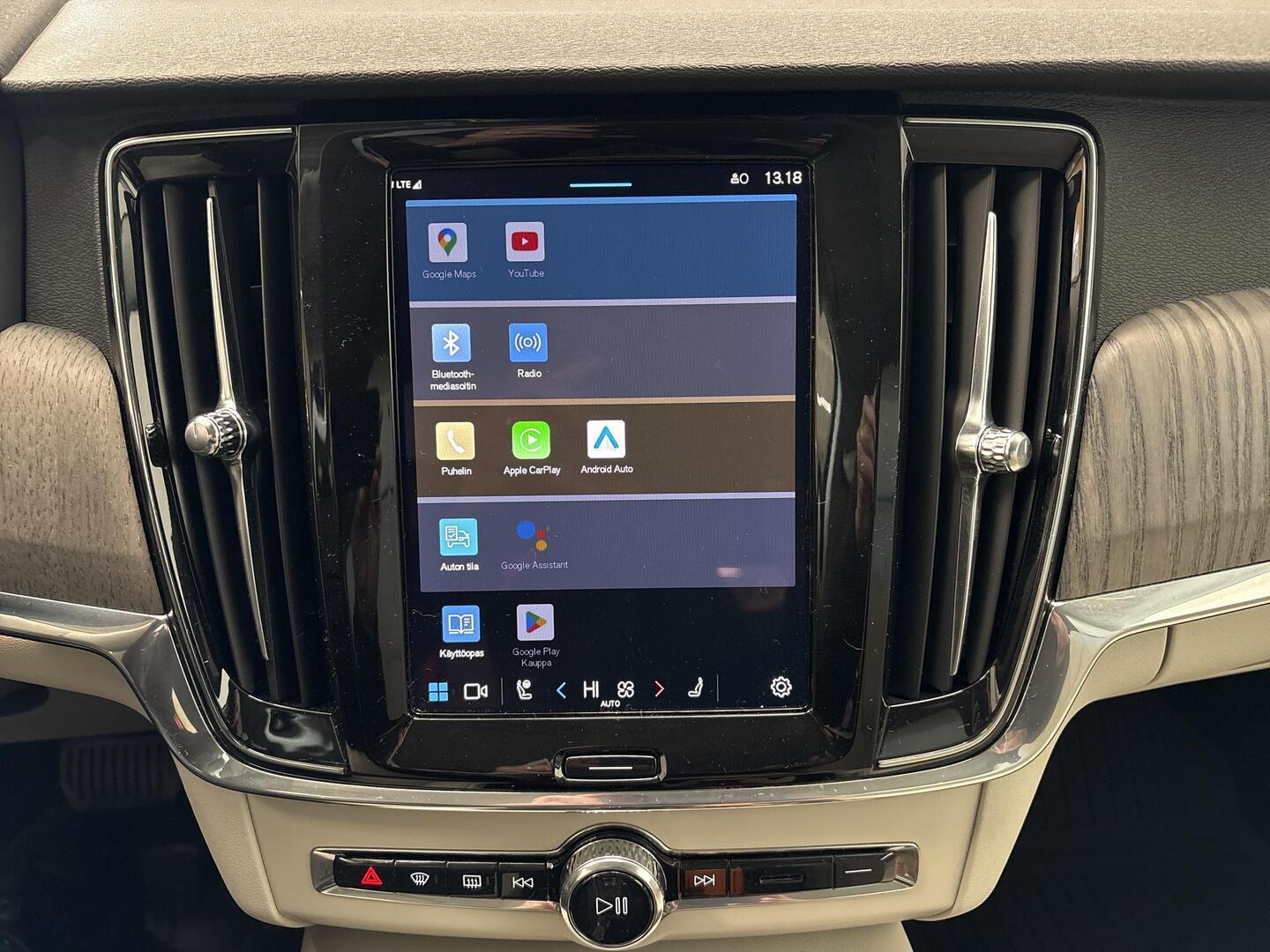 VOLVO V90 2023