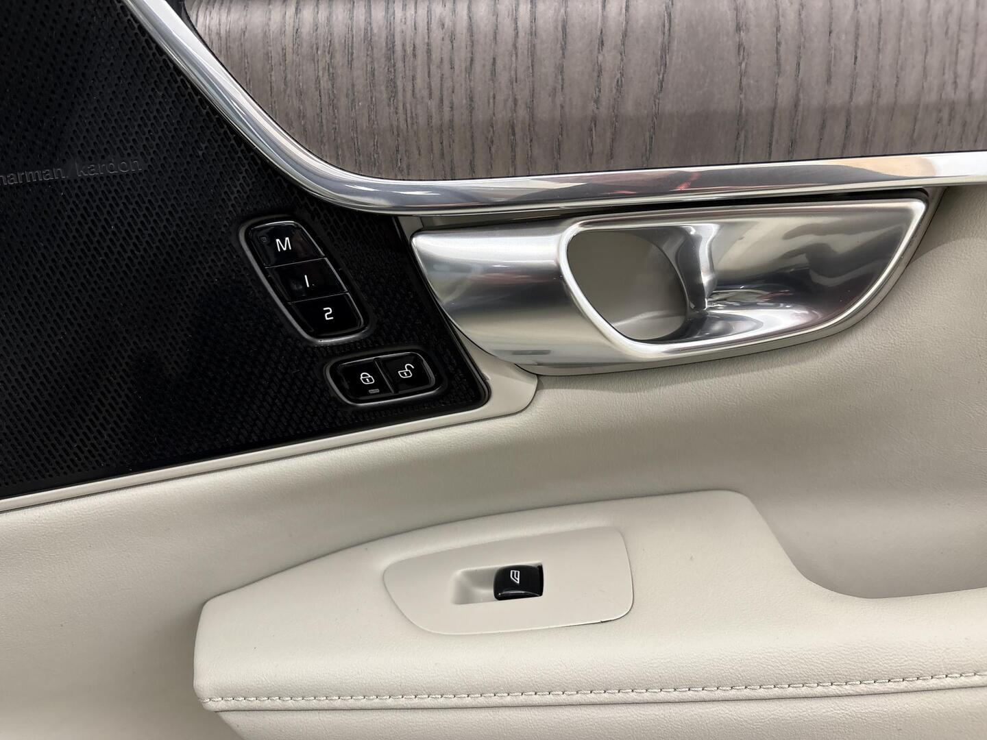 VOLVO V90 2023
