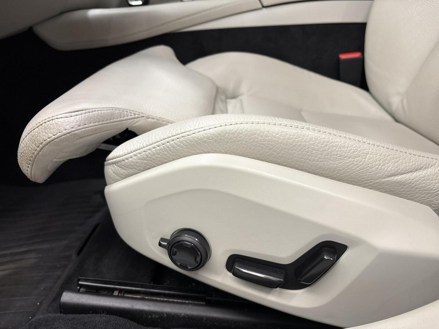 VOLVO V90 2023