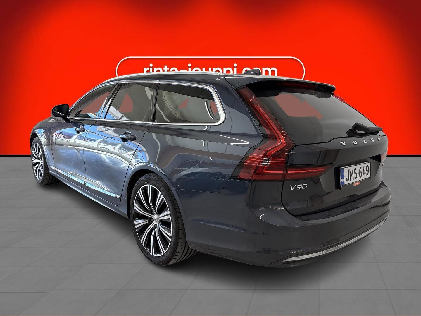 VOLVO V90 2023