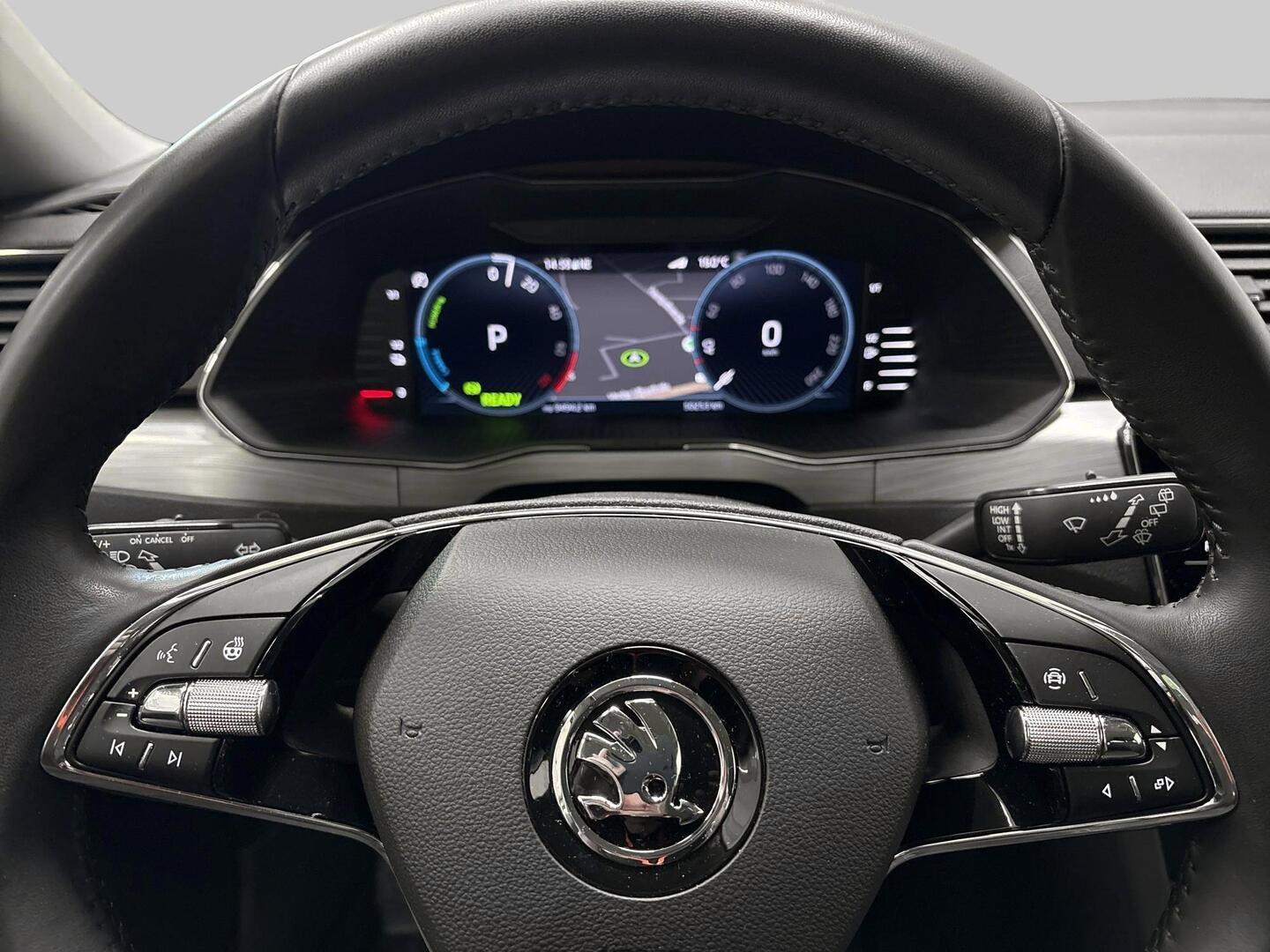 SKODA Superb 2023