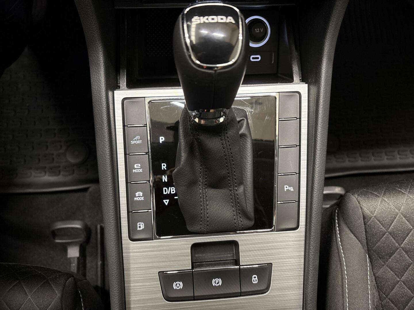 SKODA Superb 2023