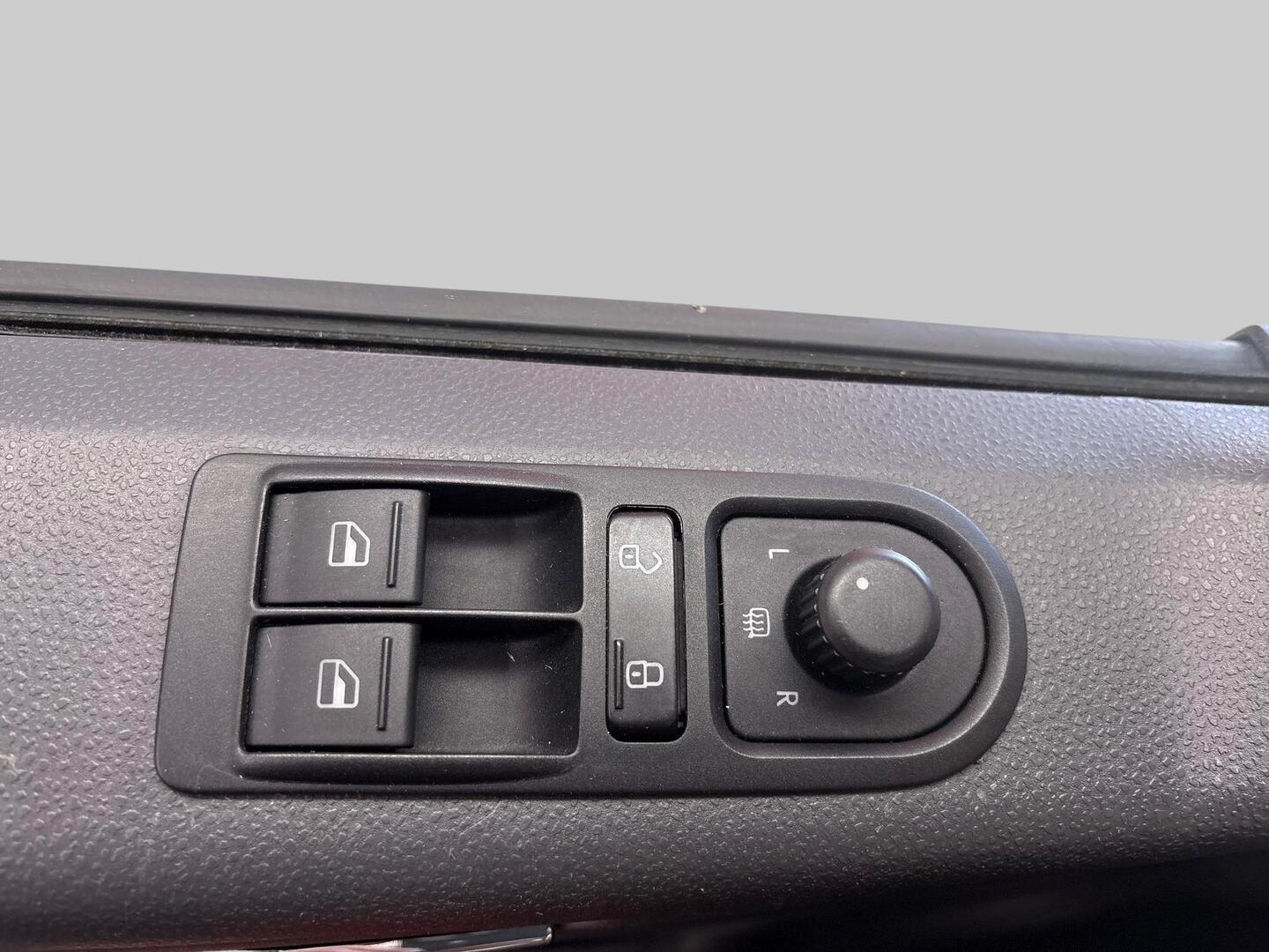 VOLKSWAGEN Caravelle 2012