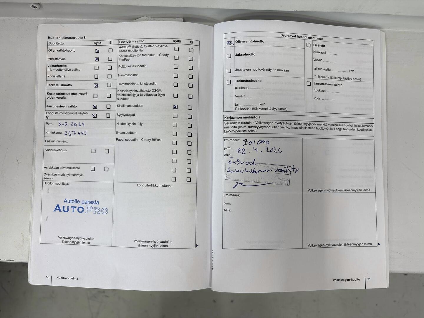 VOLKSWAGEN Caravelle 2012