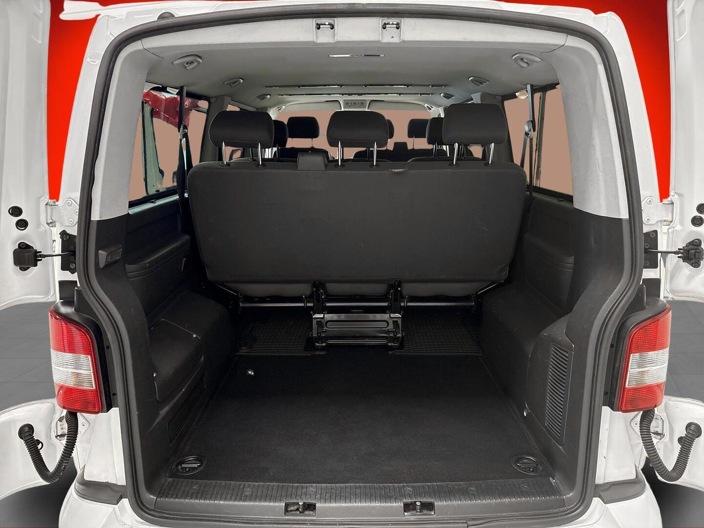 VOLKSWAGEN Caravelle 2012