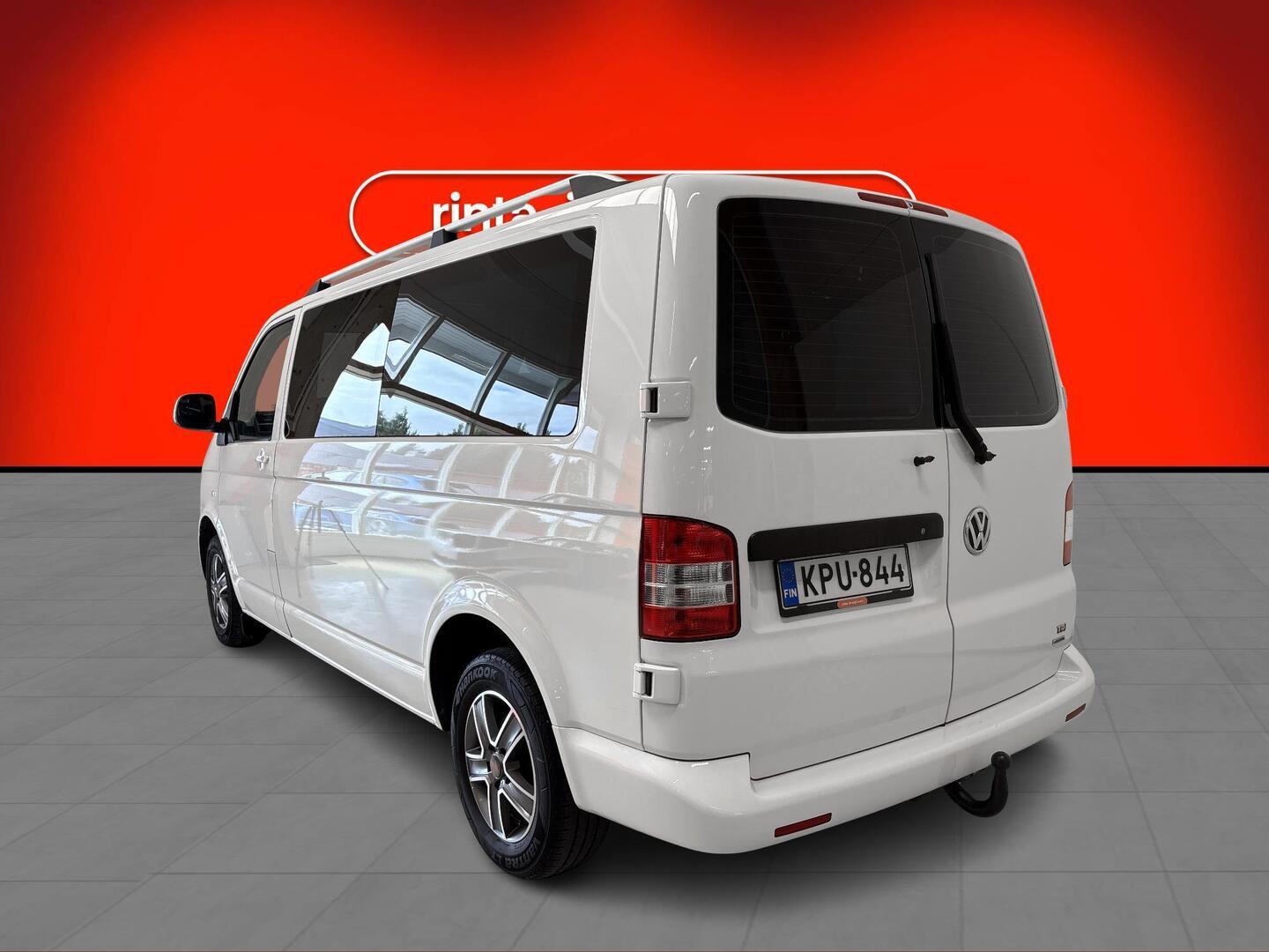 VOLKSWAGEN Caravelle 2012