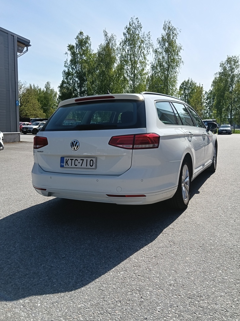 VOLKSWAGEN Passat 2018