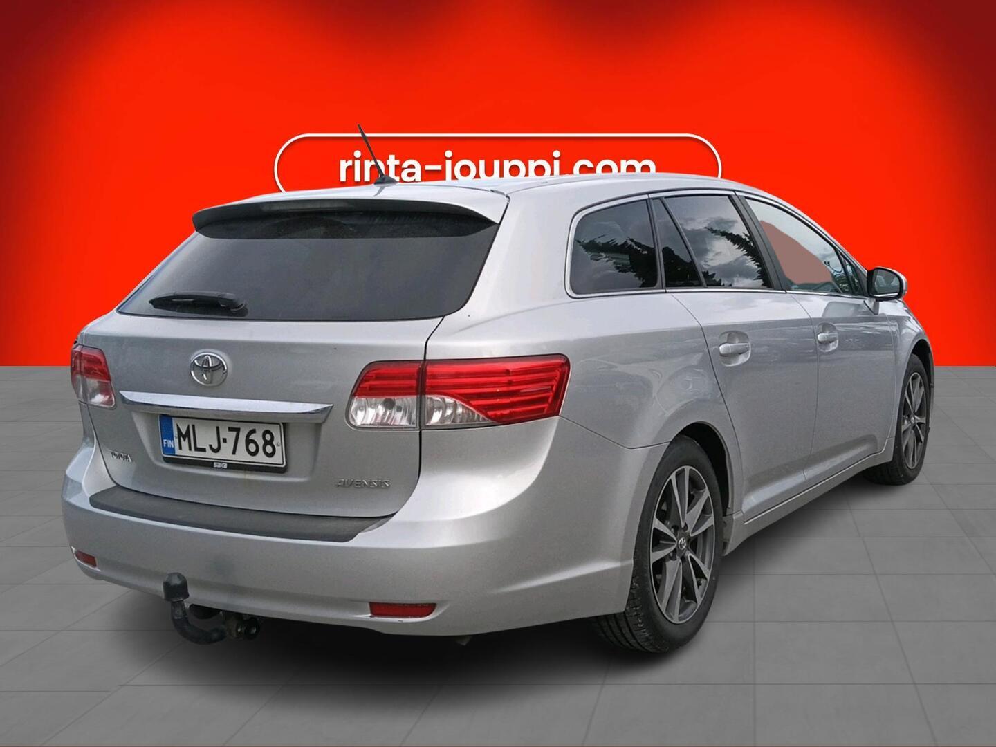 TOYOTA Avensis 2013