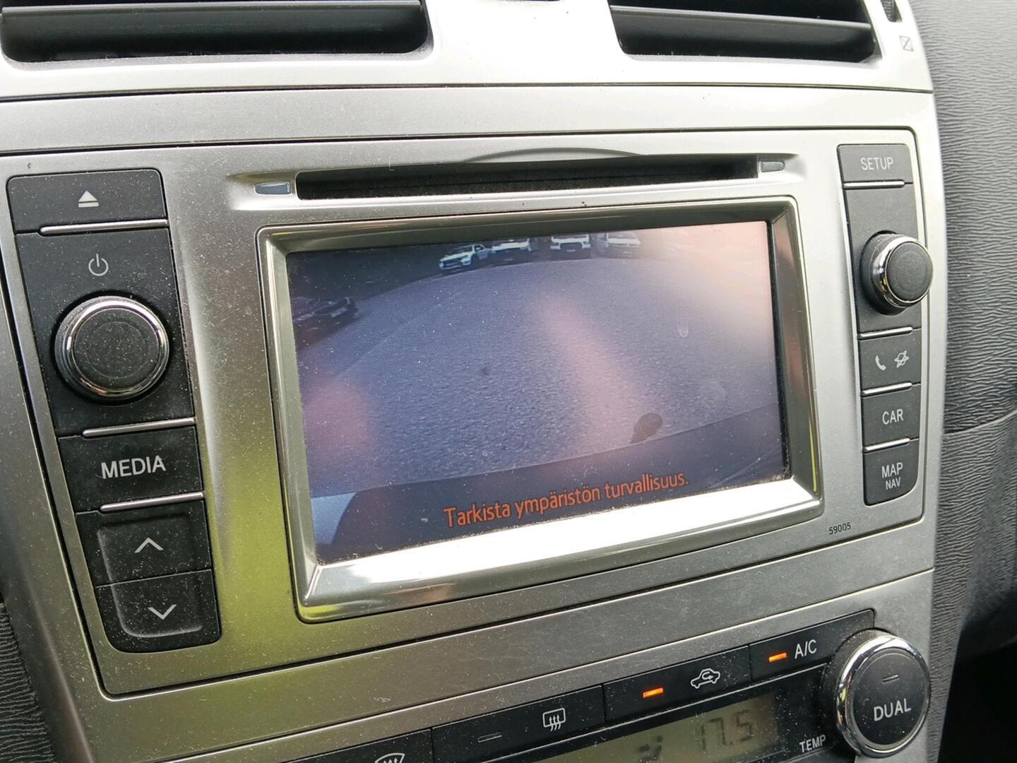 TOYOTA Avensis 2013
