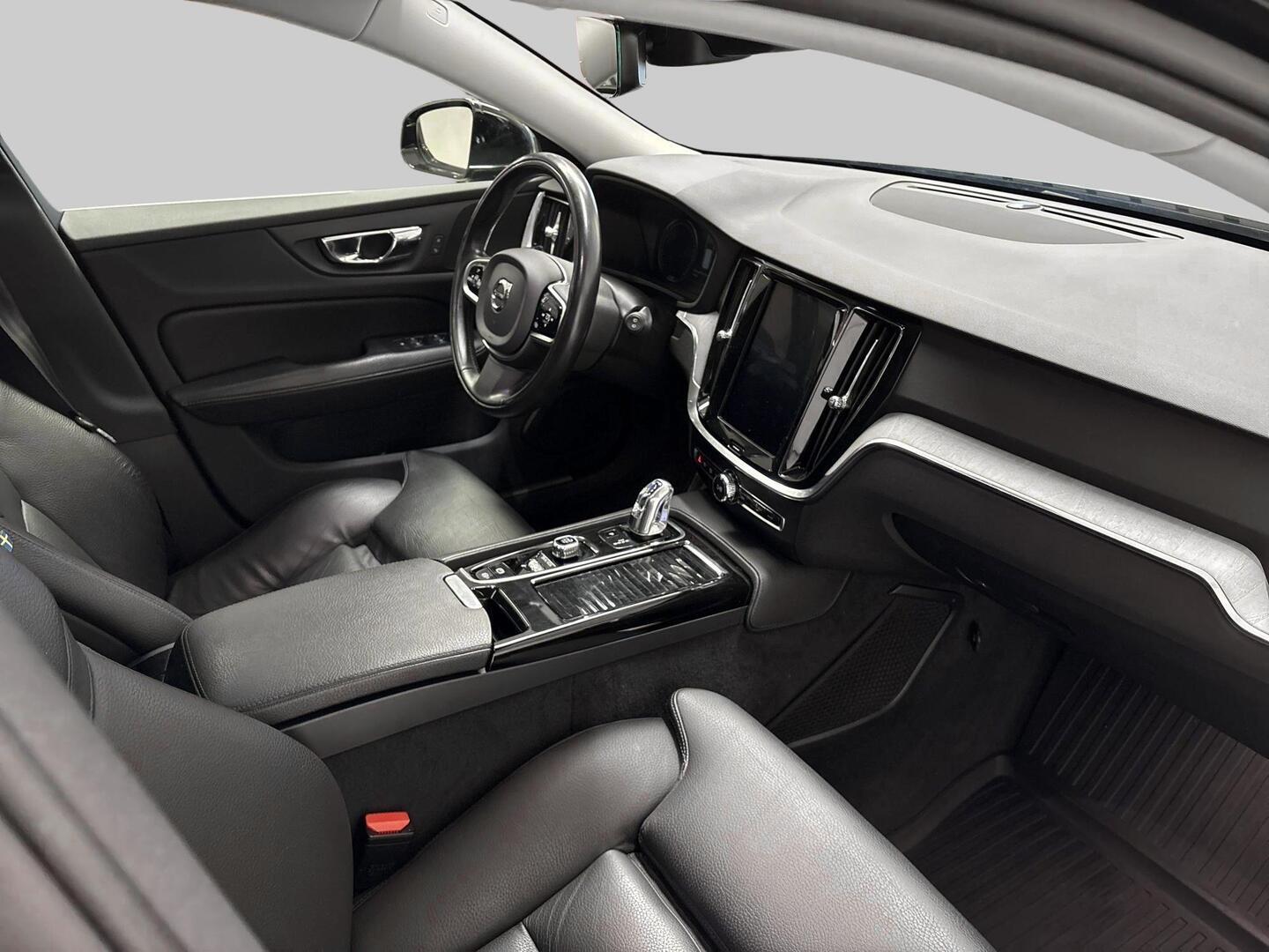 VOLVO V60 2019