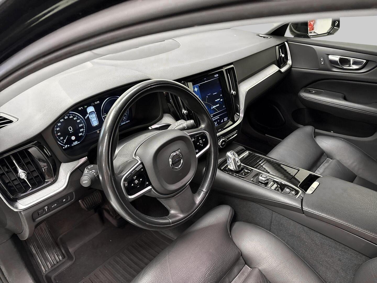VOLVO V60 2019