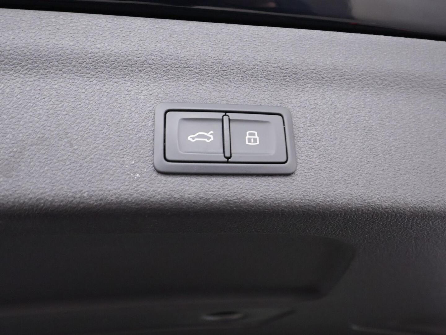 AUDI A6 2023