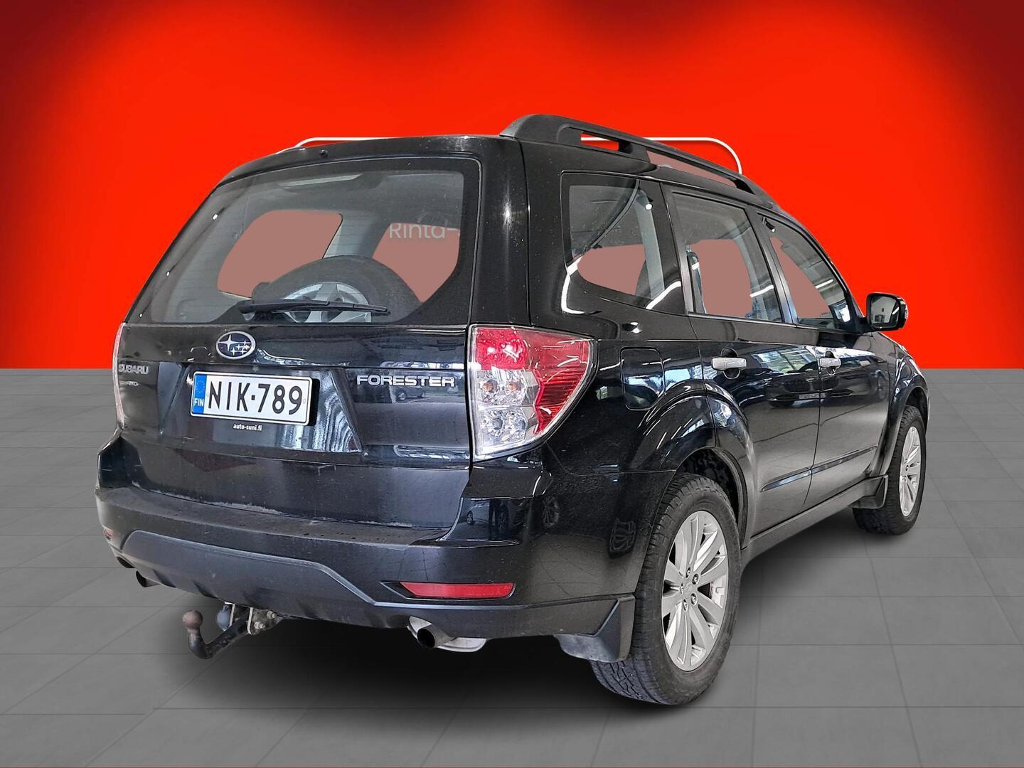 SUBARU Forester 2011