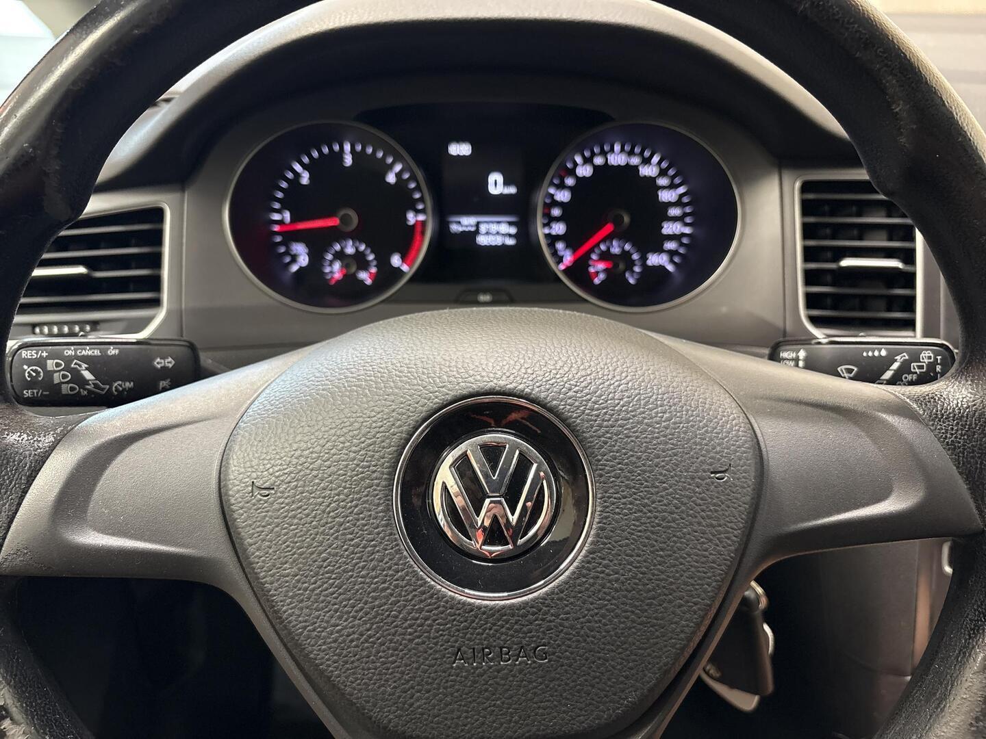 VOLKSWAGEN Golf Sportsvan 2016