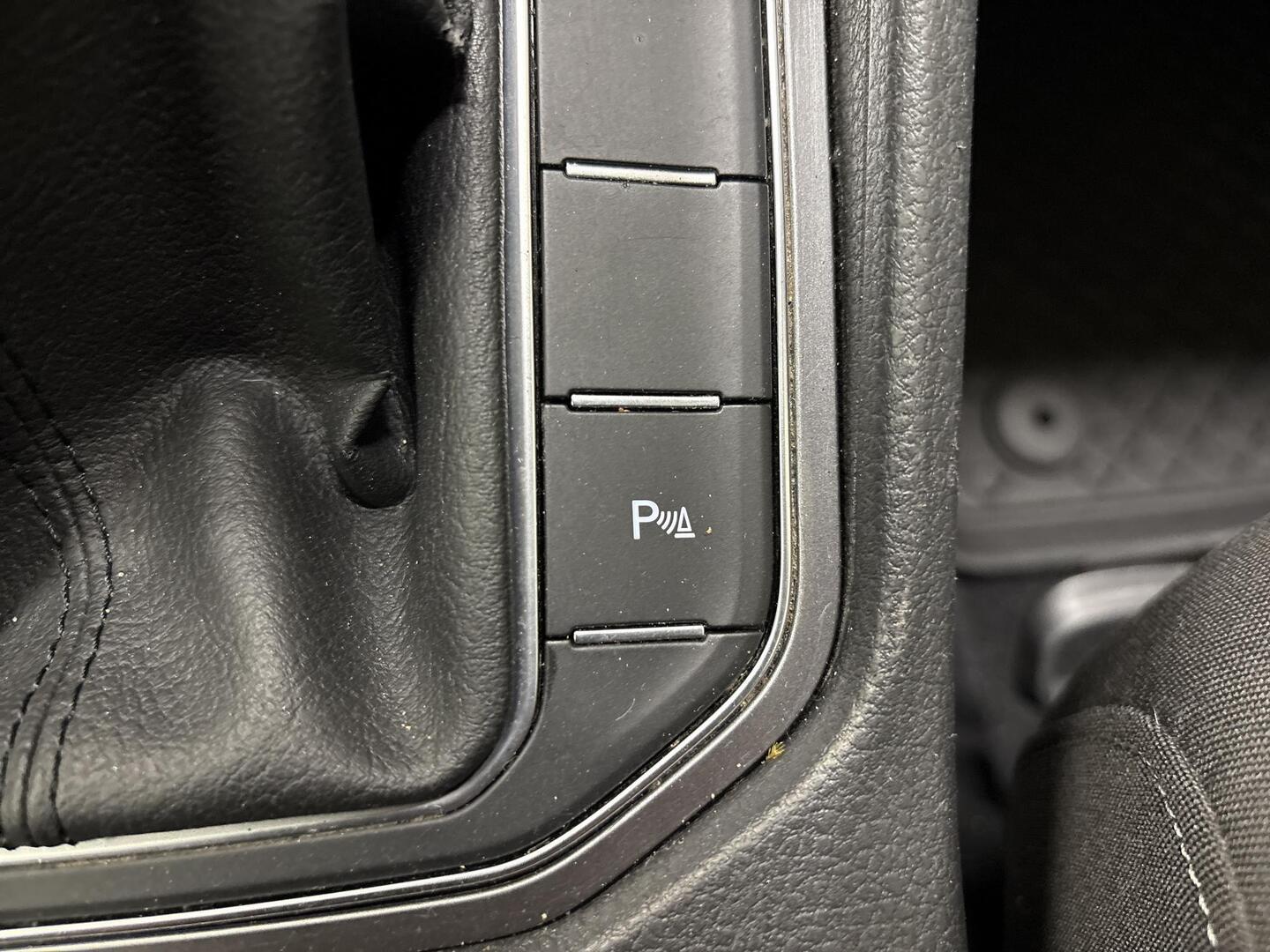 VOLKSWAGEN Golf Sportsvan 2016