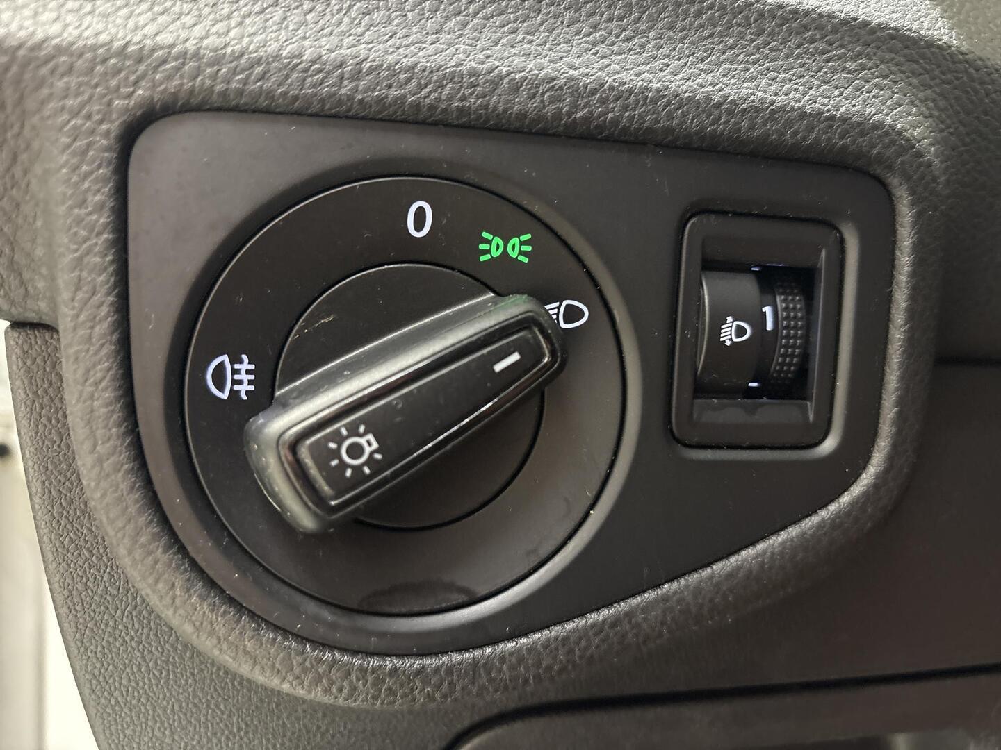 VOLKSWAGEN Golf Sportsvan 2016