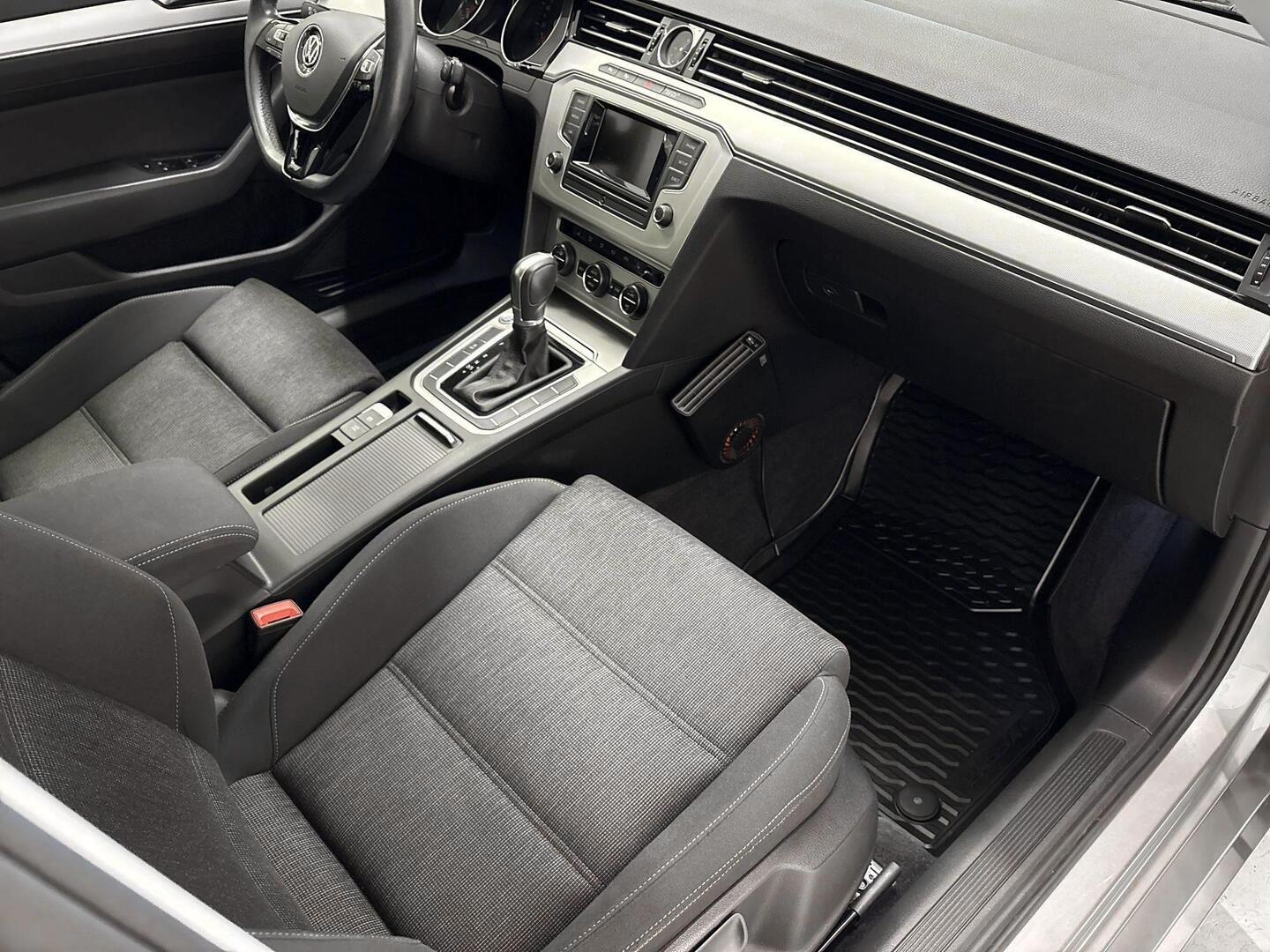 VOLKSWAGEN Passat 2016