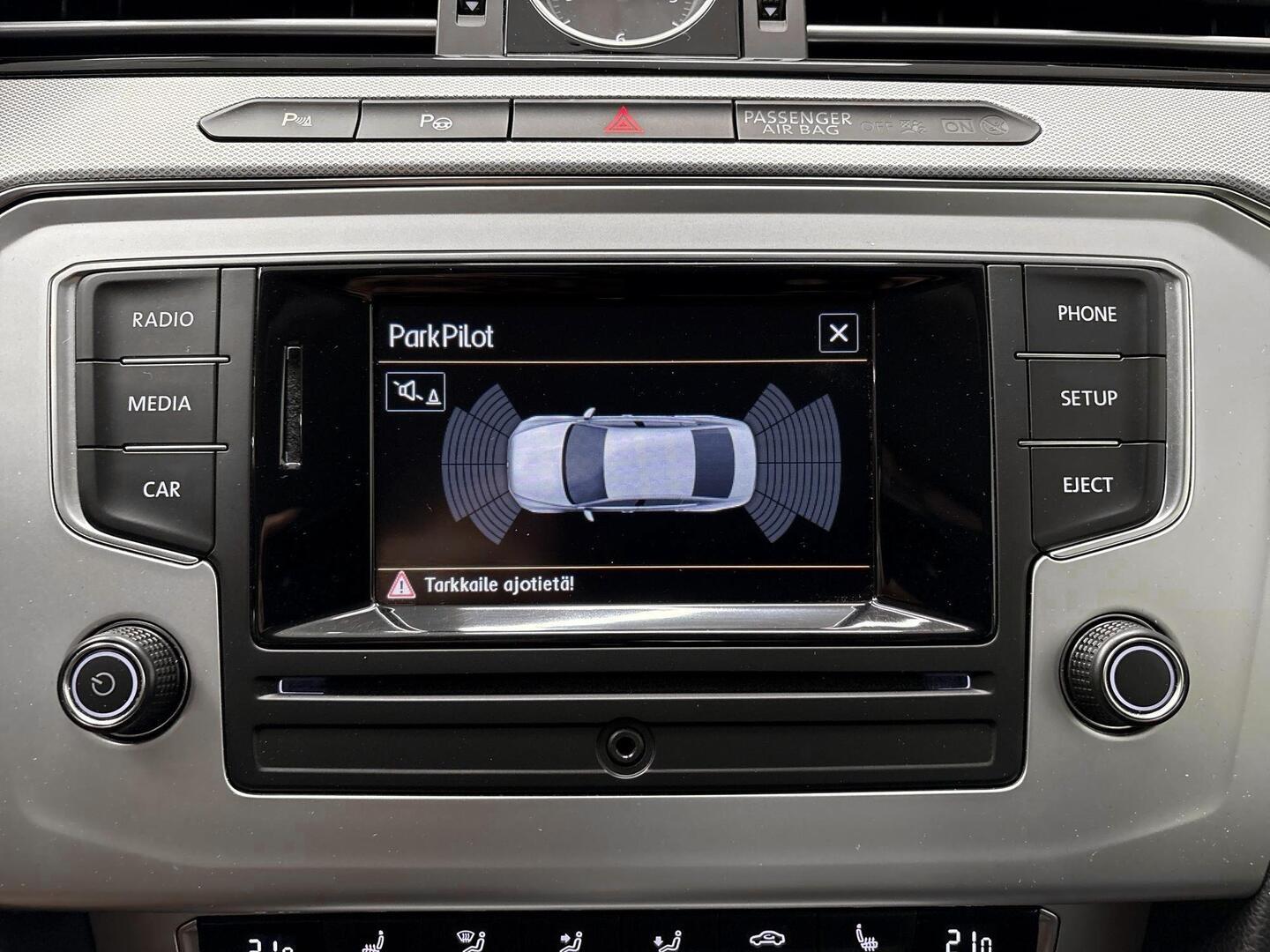 VOLKSWAGEN Passat 2016