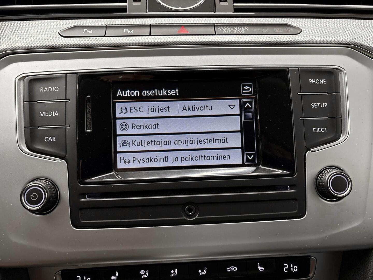 VOLKSWAGEN Passat 2016