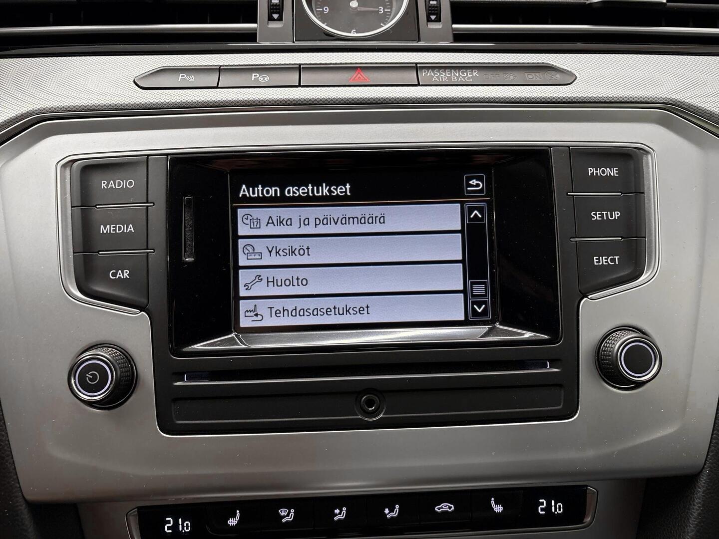 VOLKSWAGEN Passat 2016