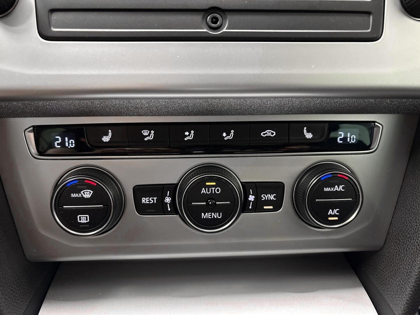VOLKSWAGEN Passat 2016