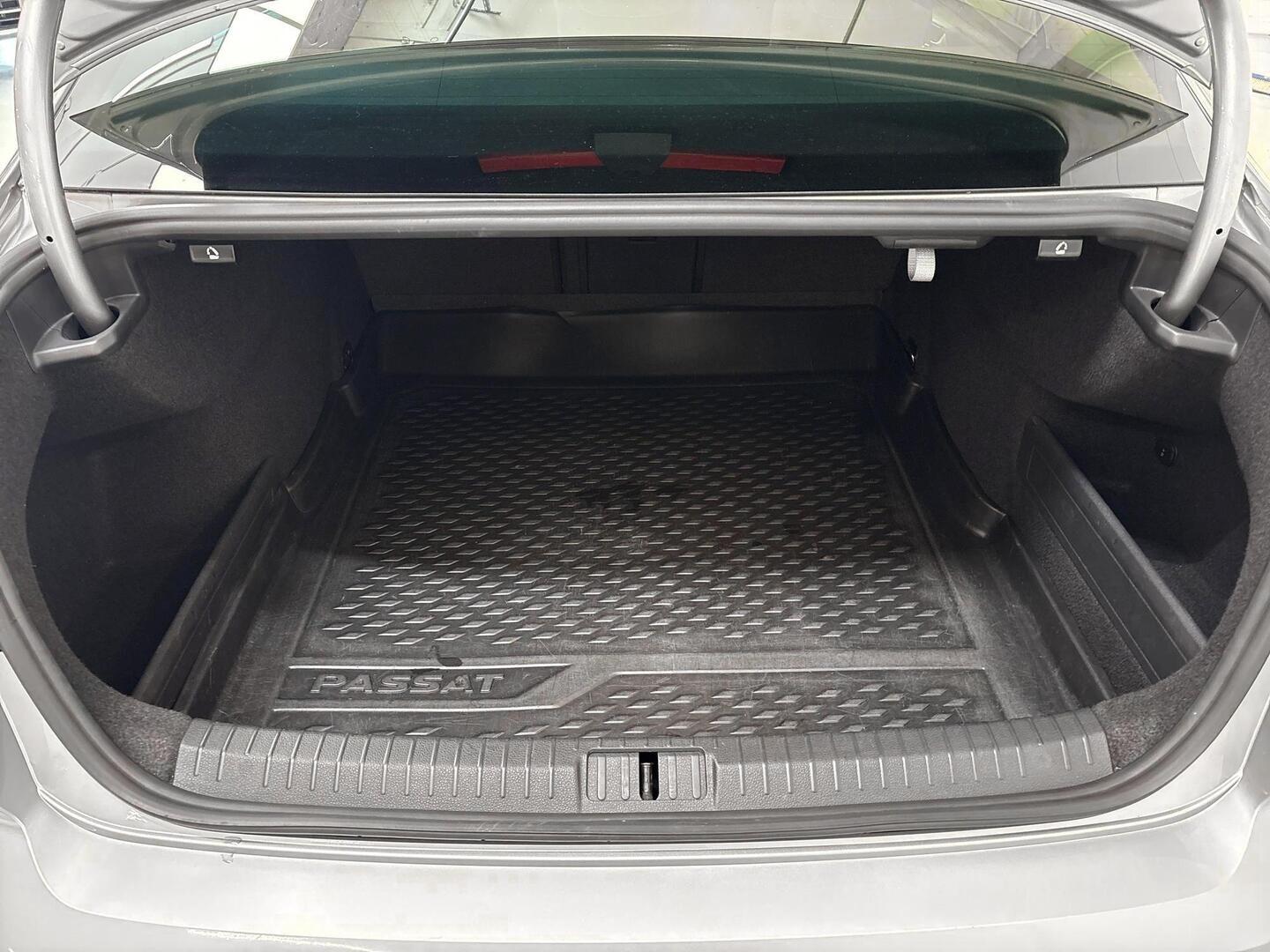 VOLKSWAGEN Passat 2016
