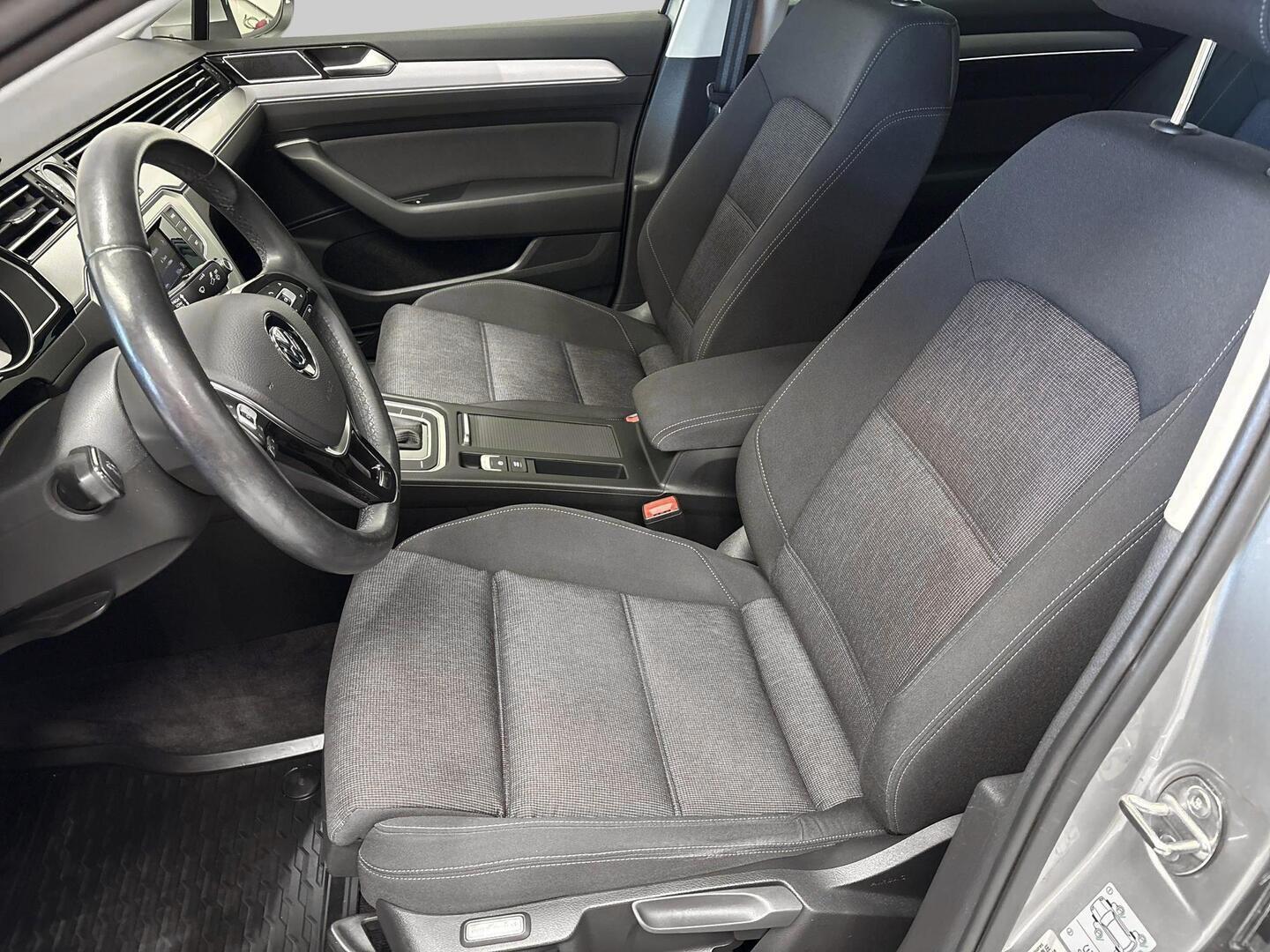 VOLKSWAGEN Passat 2016