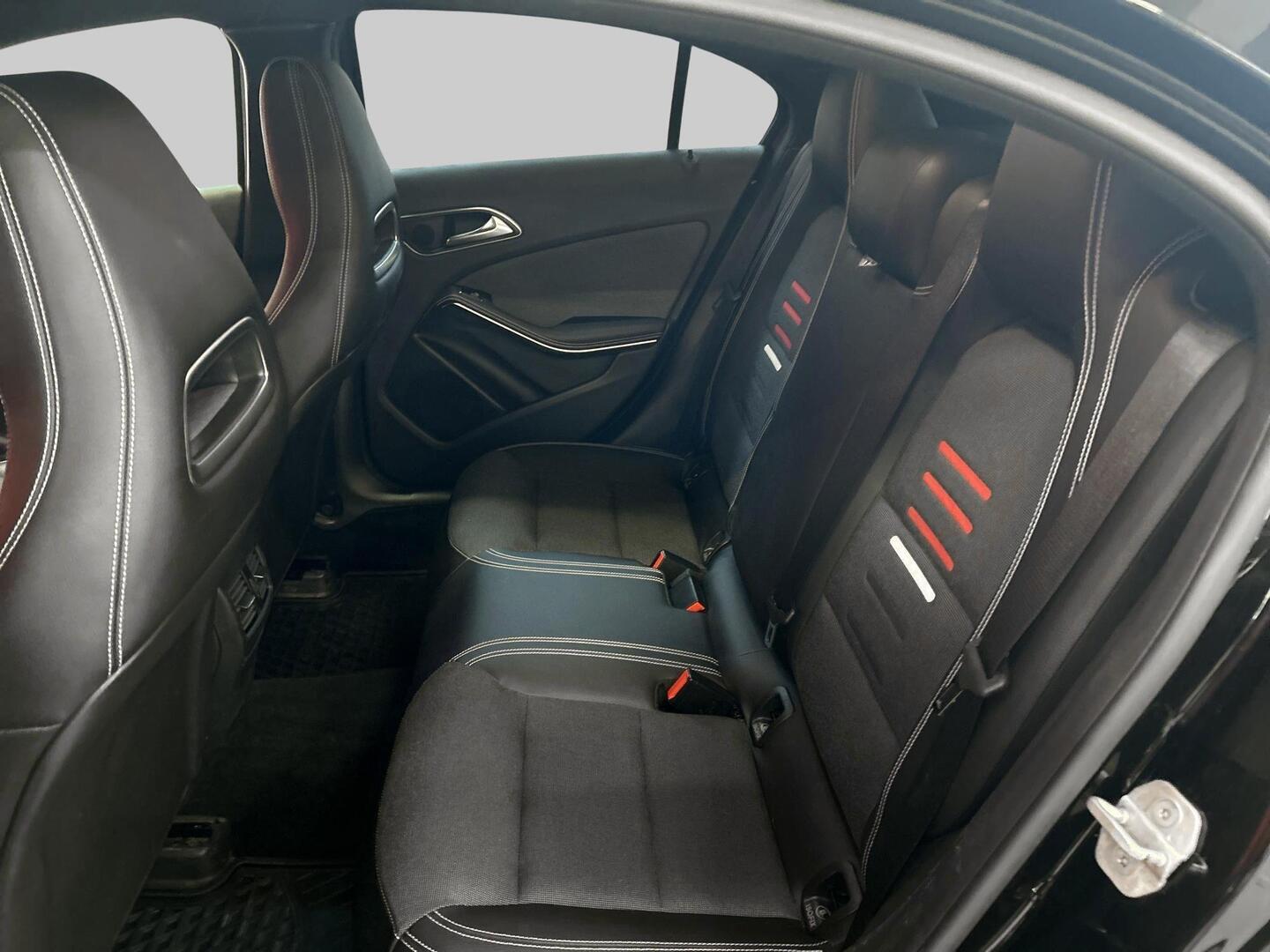MERCEDES-BENZ A 2016
