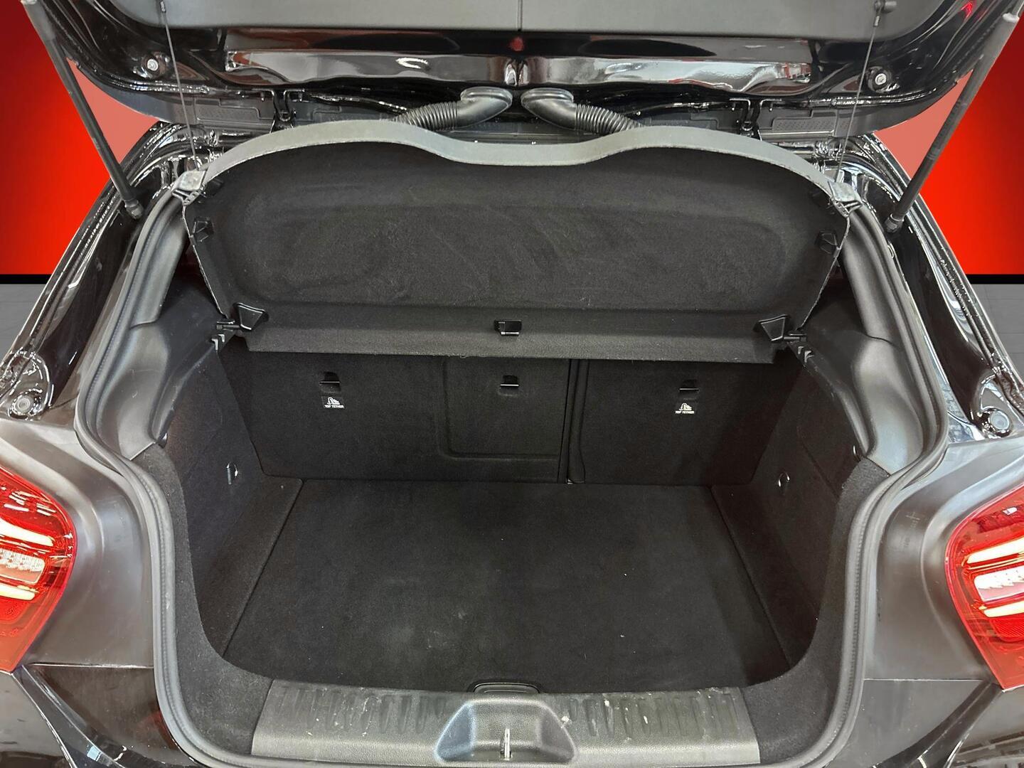 MERCEDES-BENZ A 2016