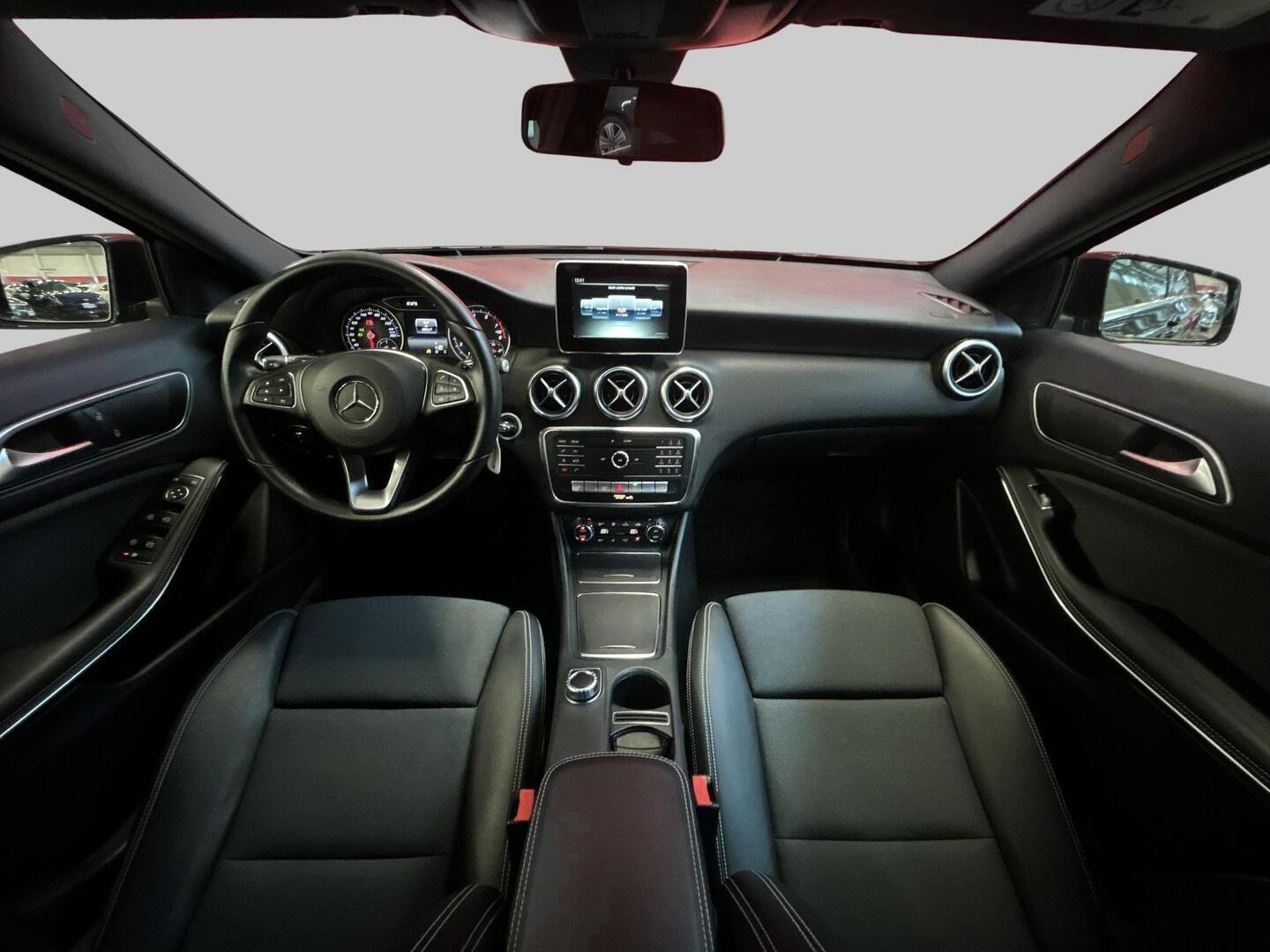 MERCEDES-BENZ A 2016