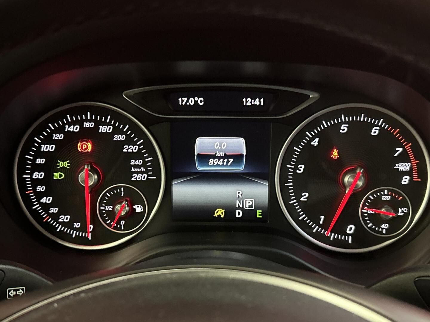 MERCEDES-BENZ A 2016