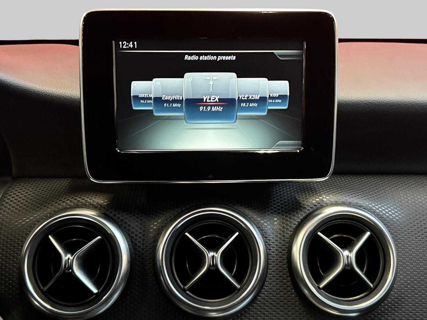 MERCEDES-BENZ A 2016