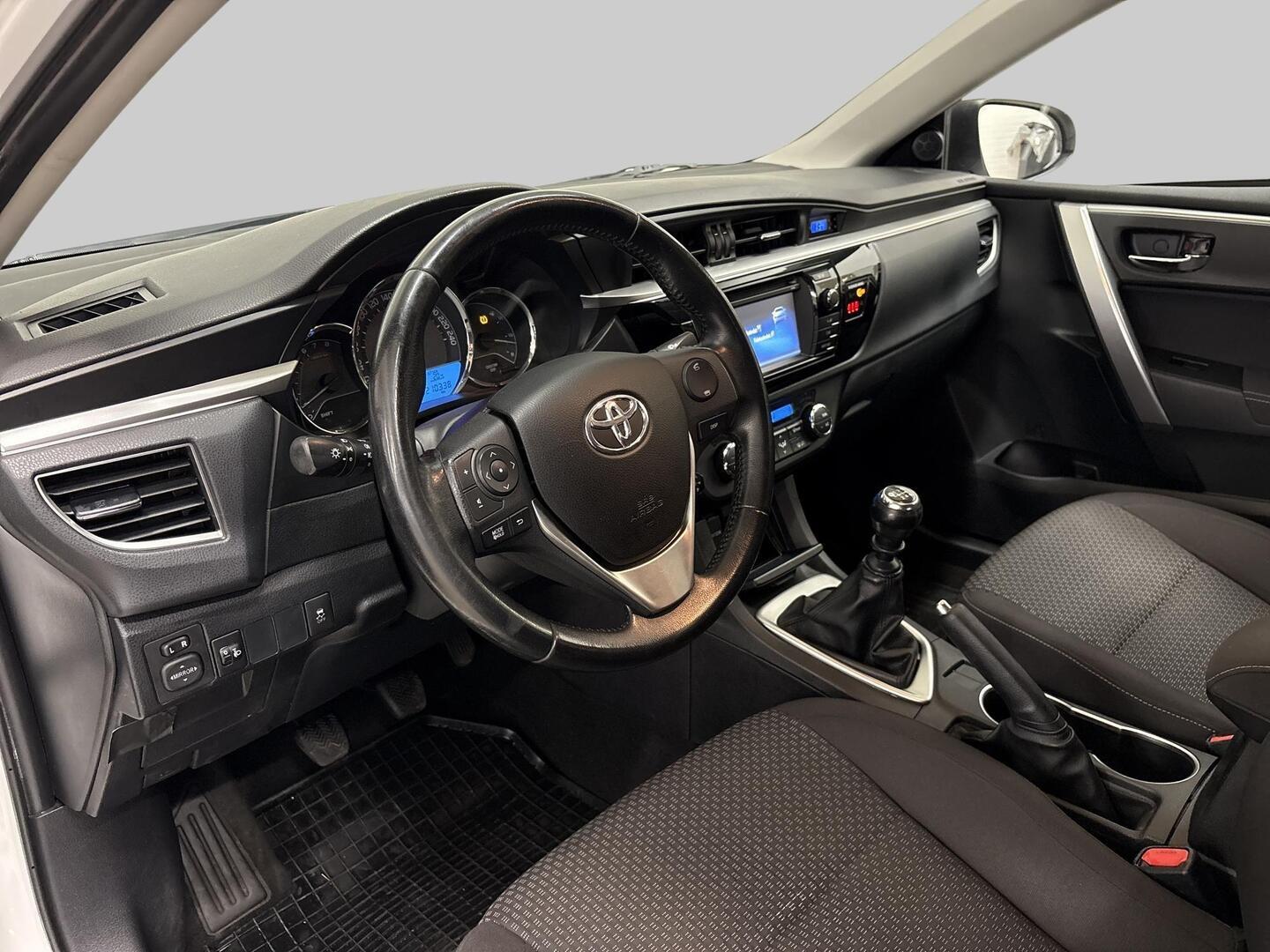 TOYOTA Corolla 2014