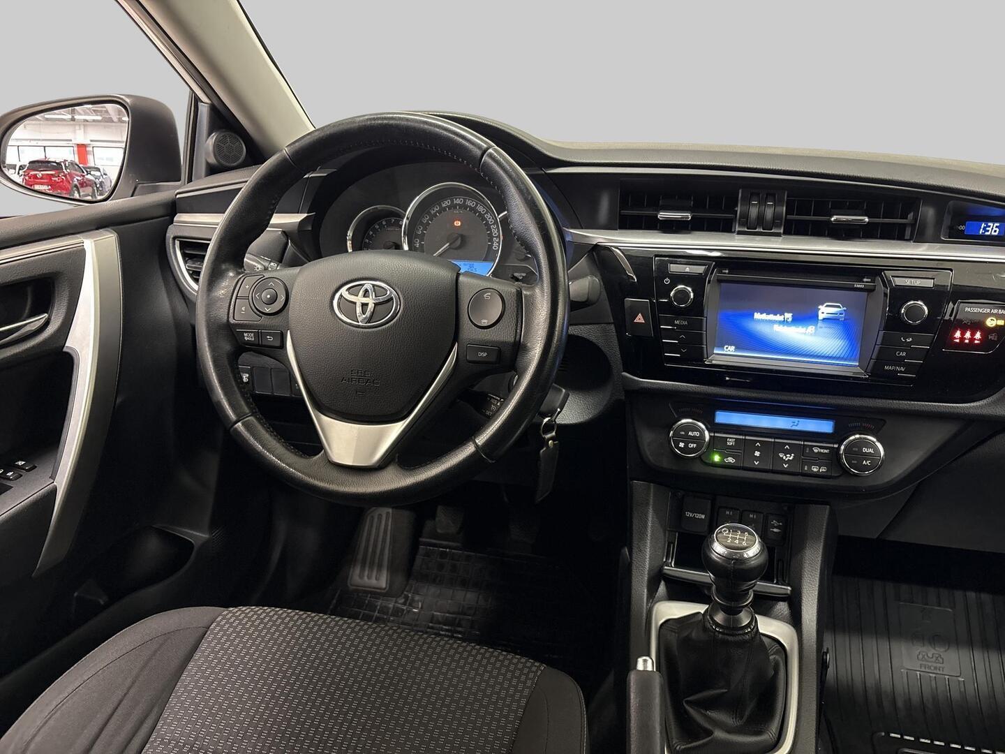 TOYOTA Corolla 2014