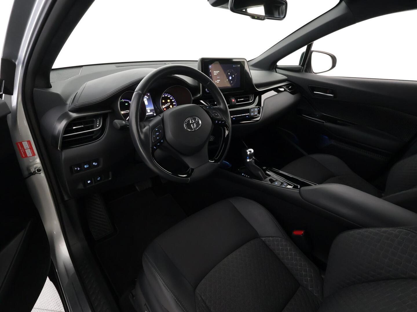 TOYOTA C-HR 2023