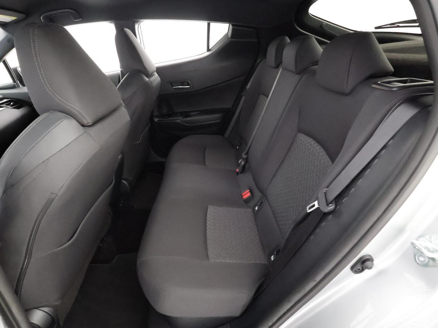 TOYOTA C-HR 2023