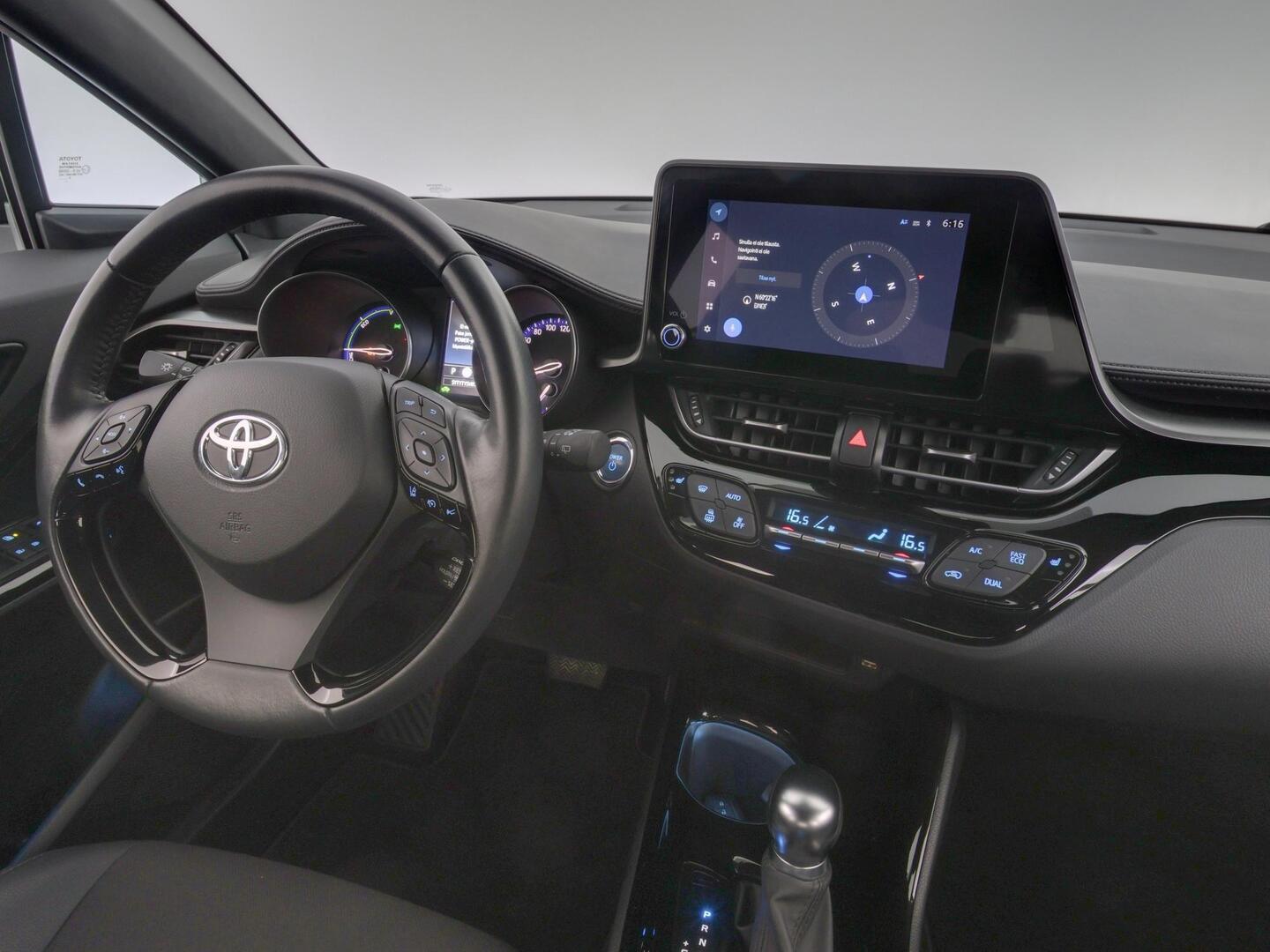 TOYOTA C-HR 2023